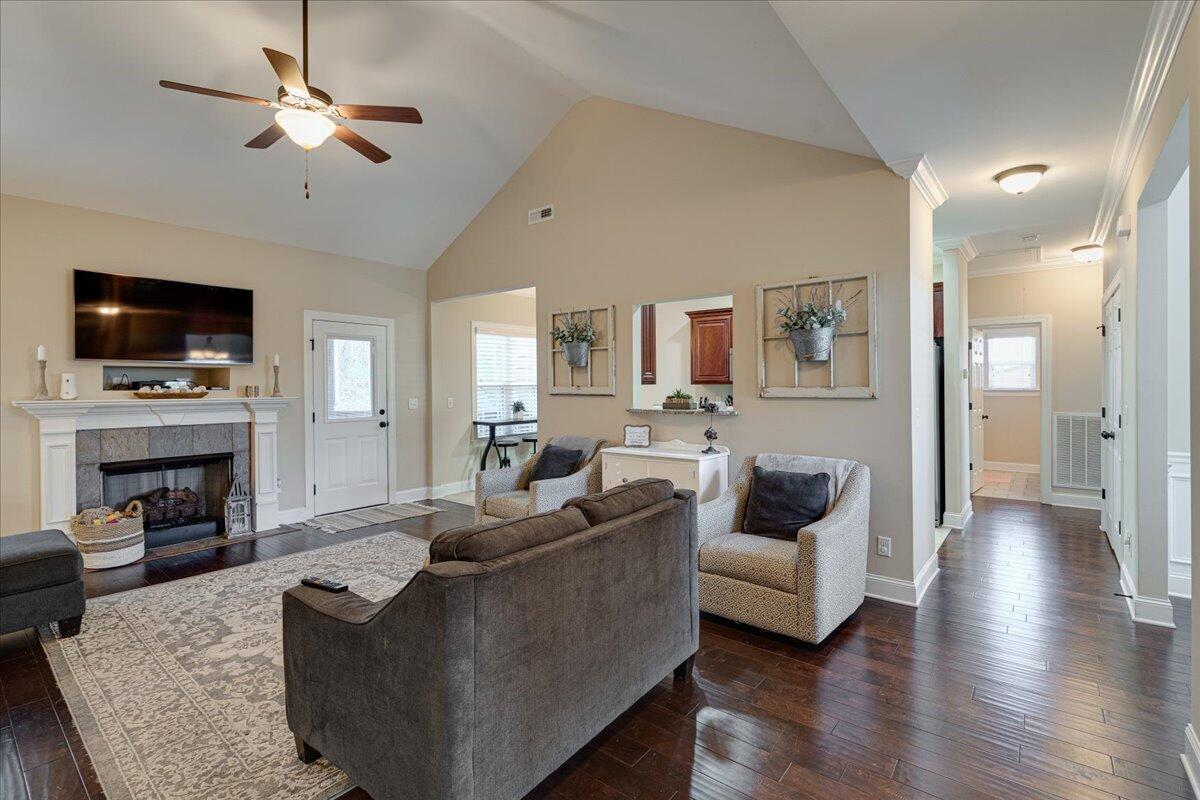 146 Vineyard Boulevard