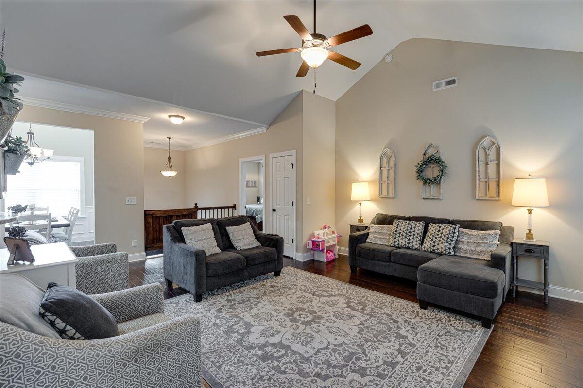 146 Vineyard Boulevard