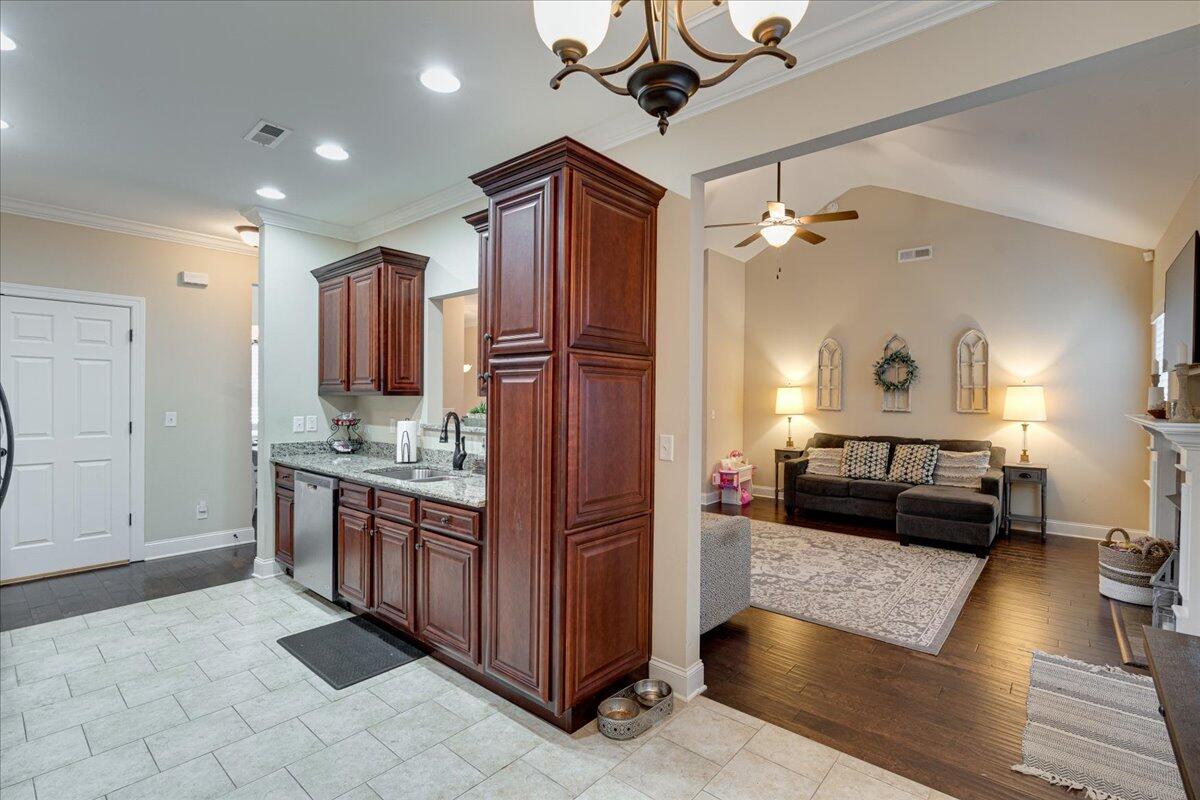 146 Vineyard Boulevard