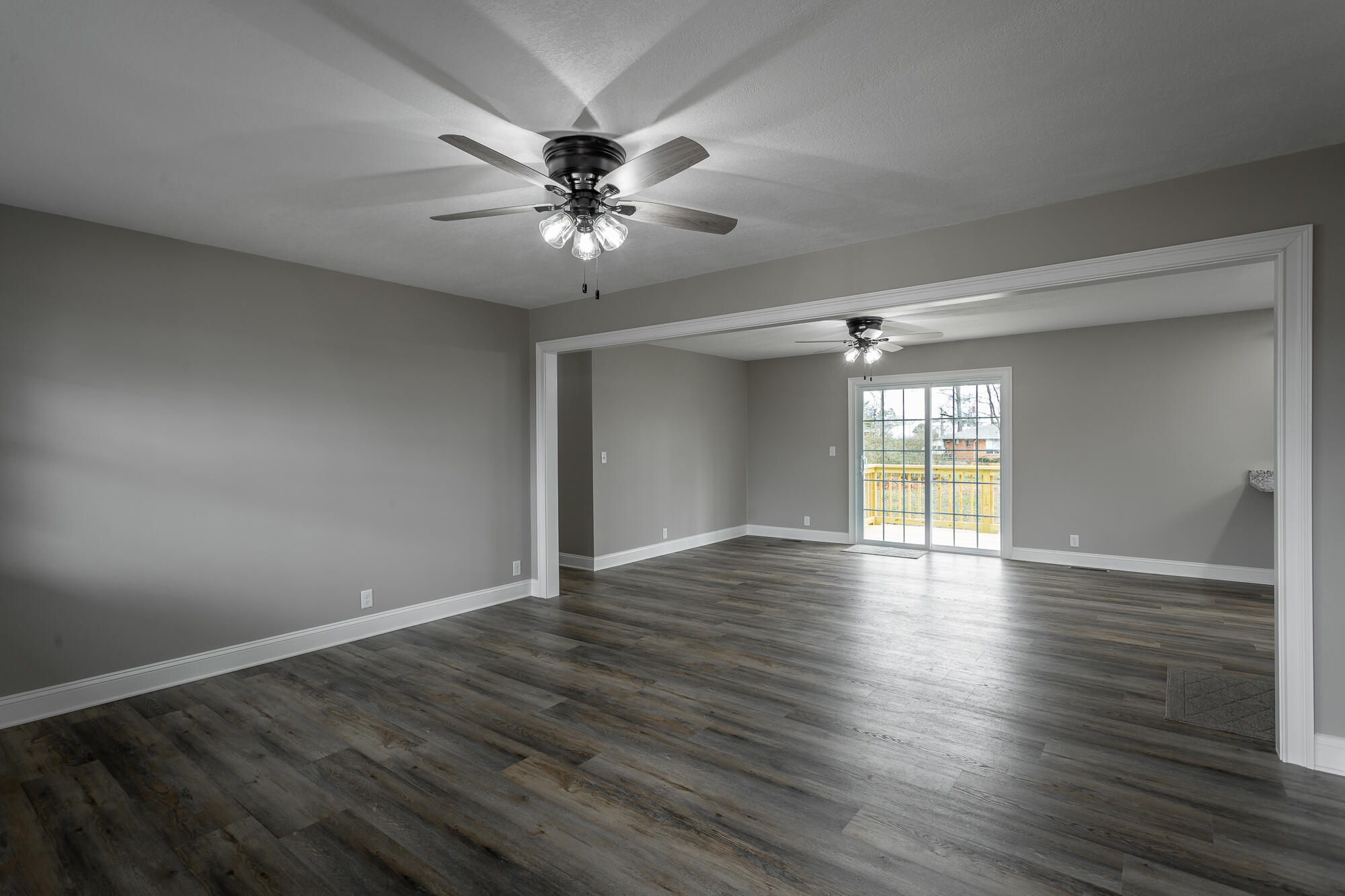6 Howard Circle