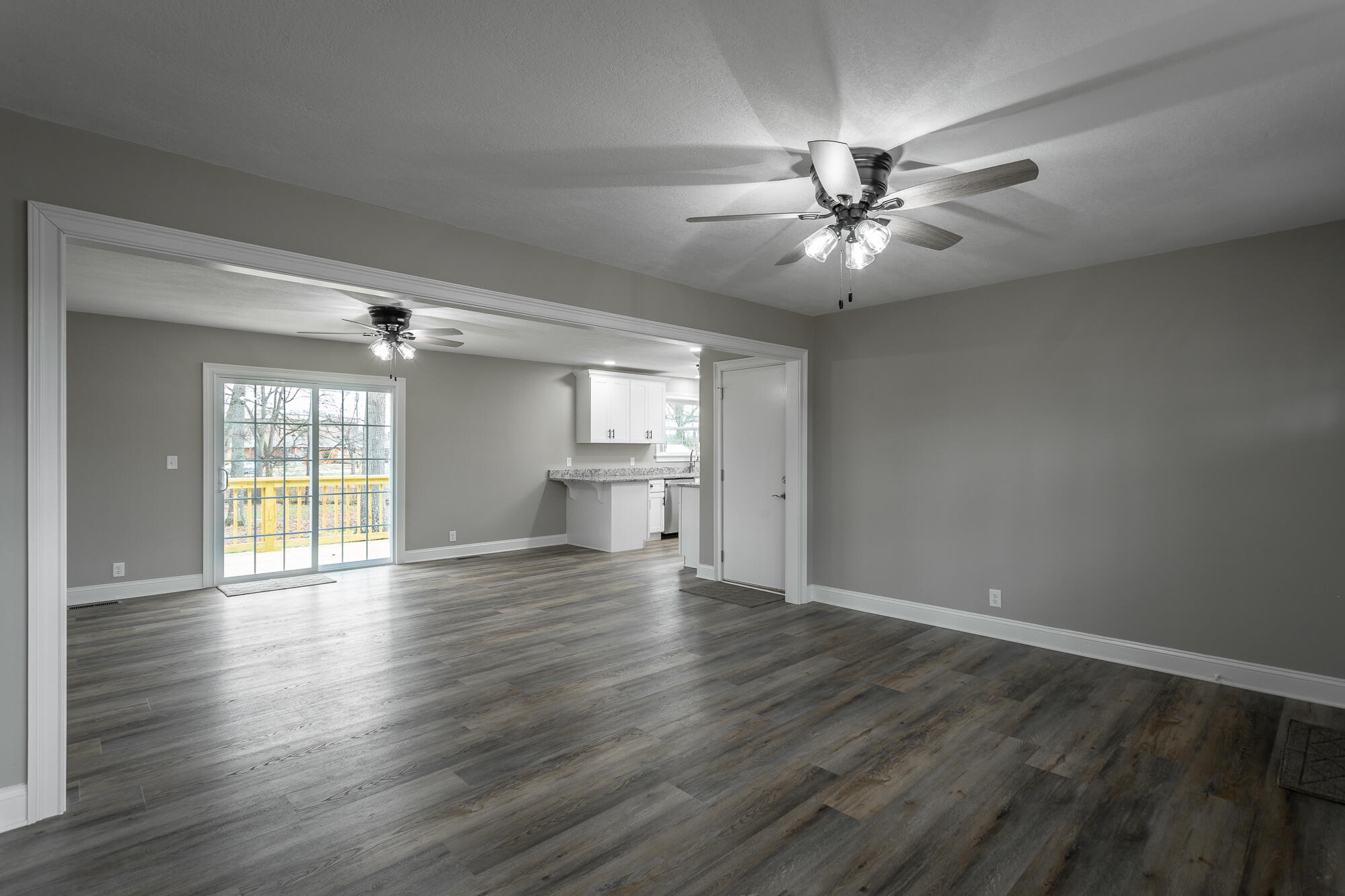 6 Howard Circle