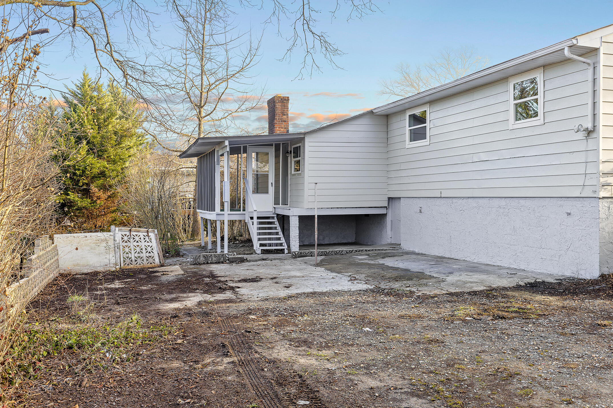 5001 Swan Road