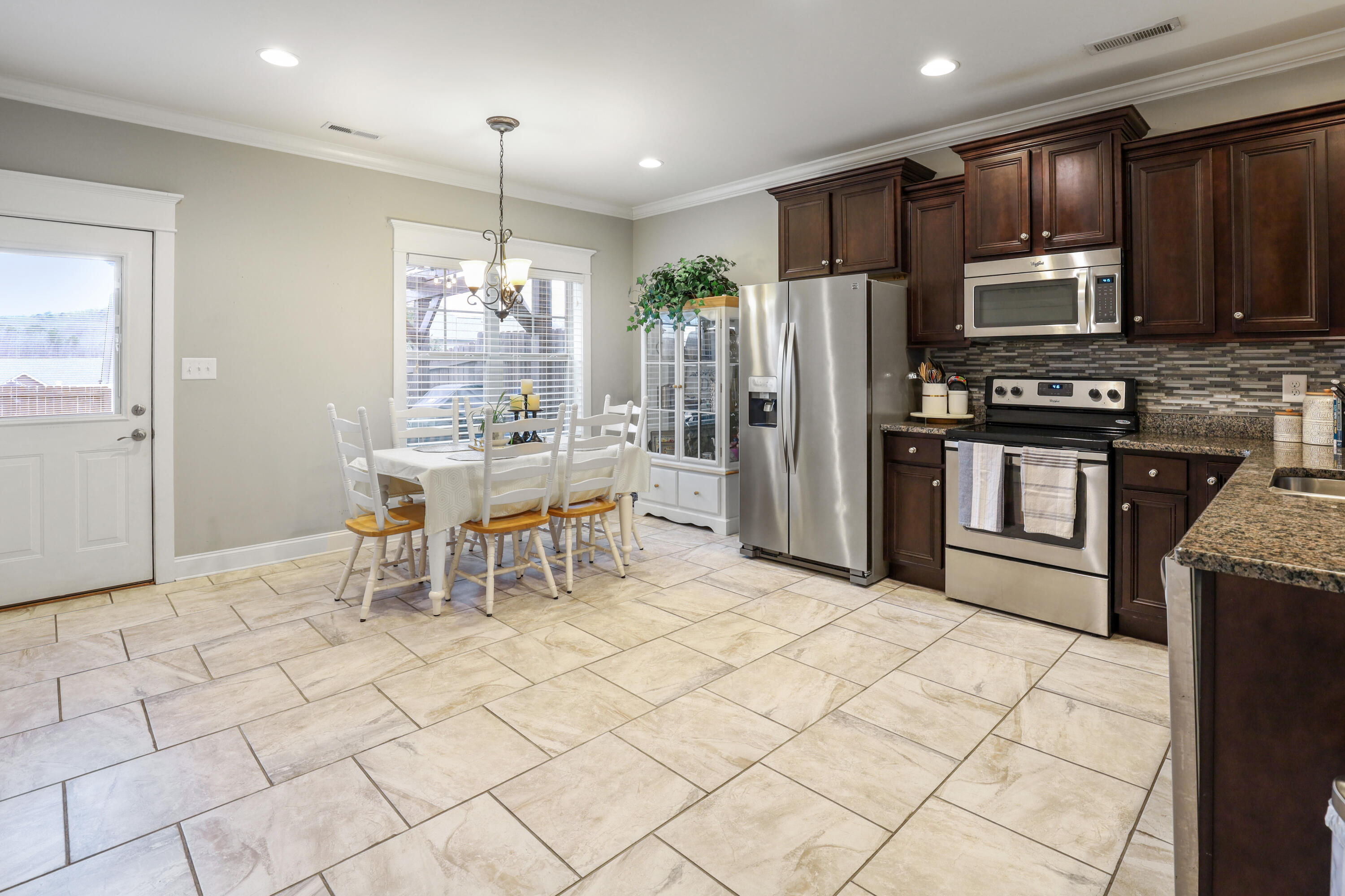 109 NE Bellingham Drive
