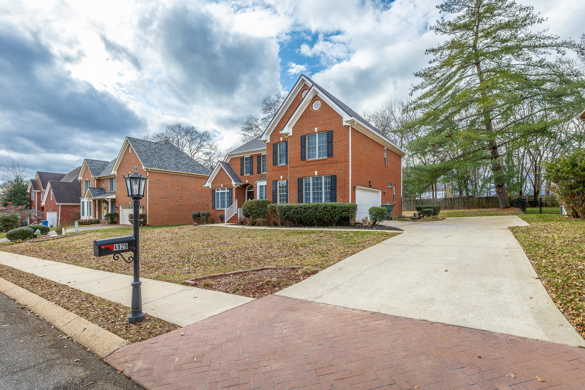 4929 Hampshire Place