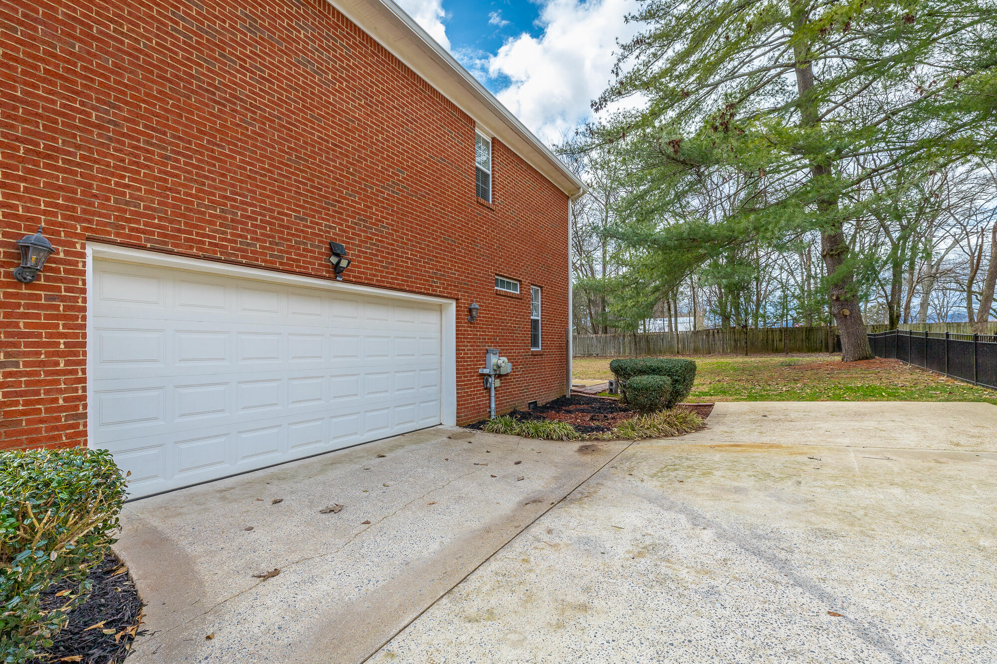 4929 Hampshire Place