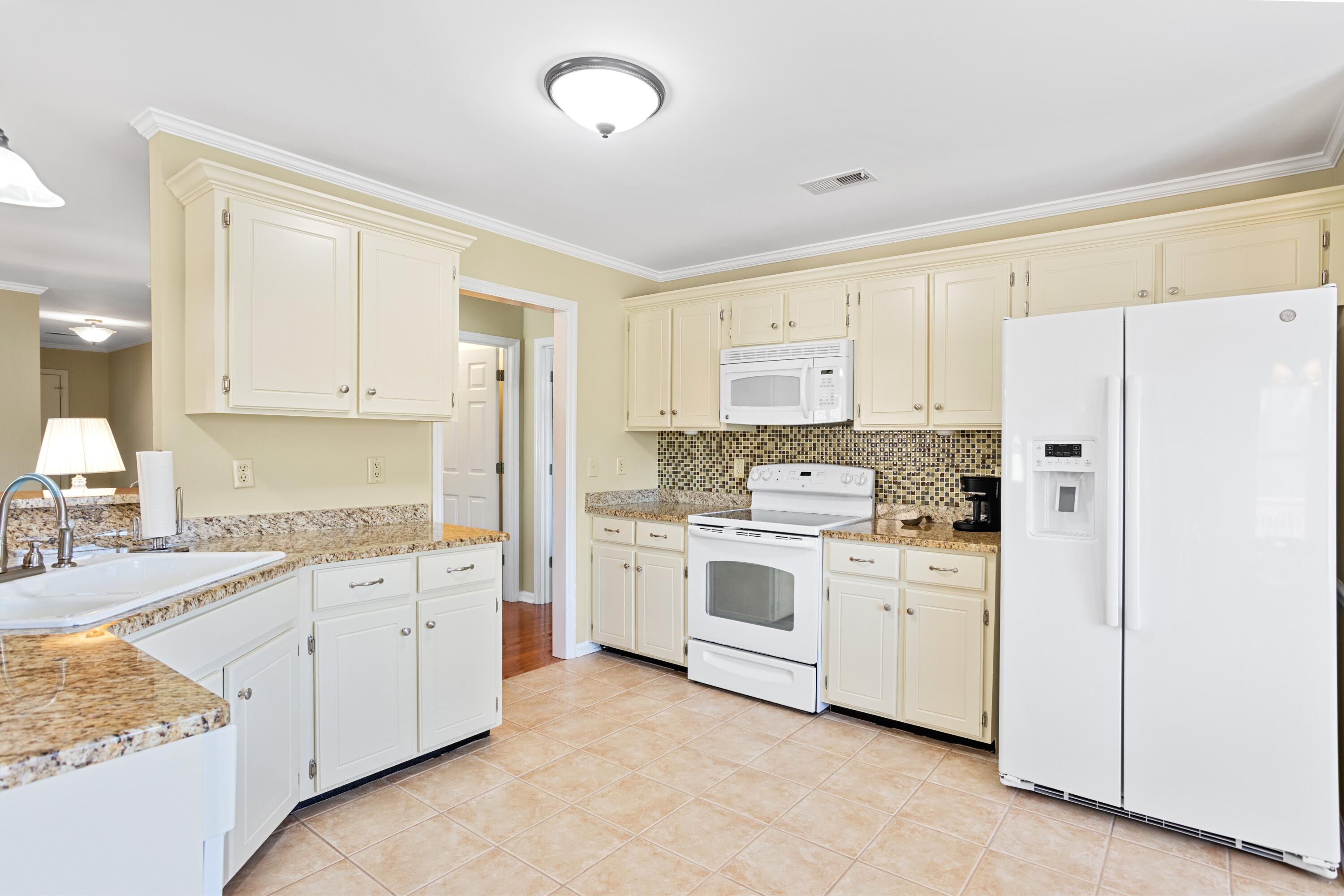 4608 Woodland Lane