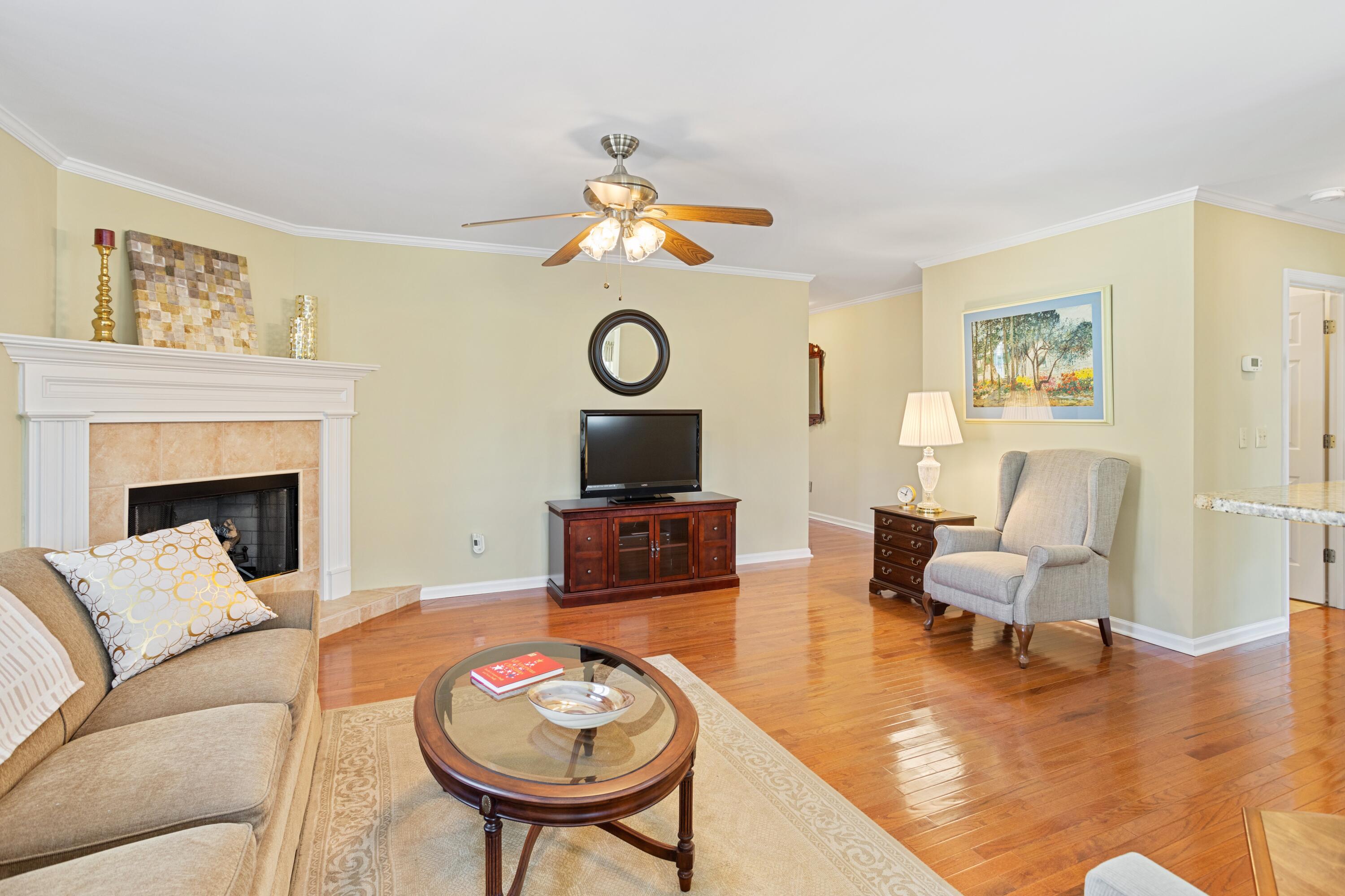 4608 Woodland Lane