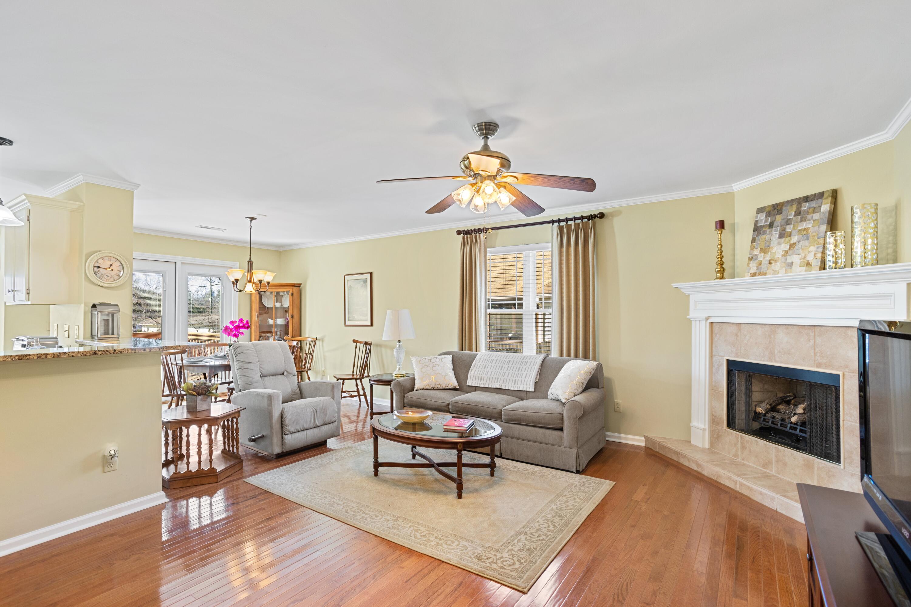 4608 Woodland Lane