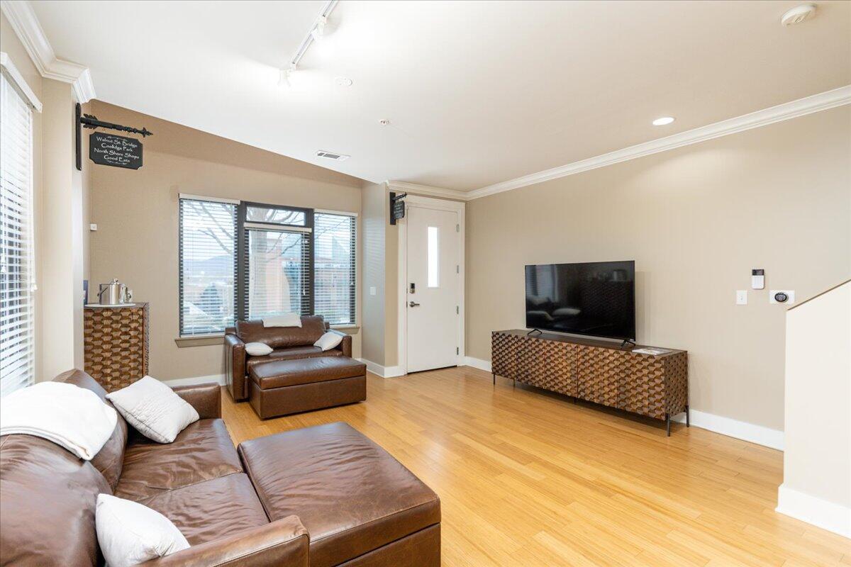 129 Walnut 028 Street