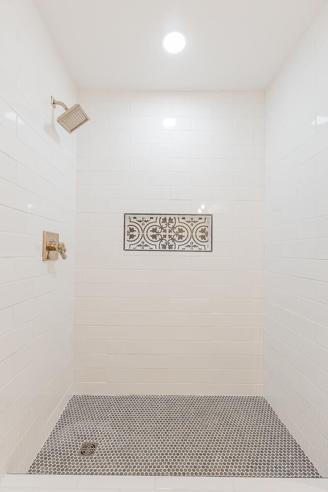 3402 Shadowlawn Drive