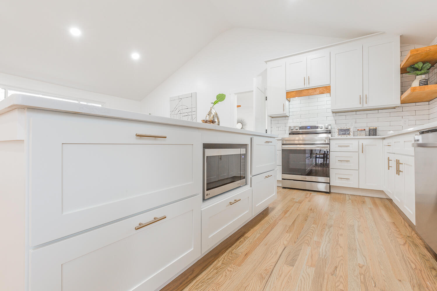 3402 Shadowlawn Drive