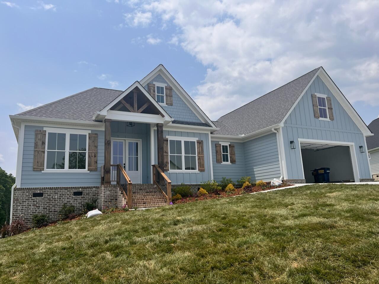 936 Equestrian Drive