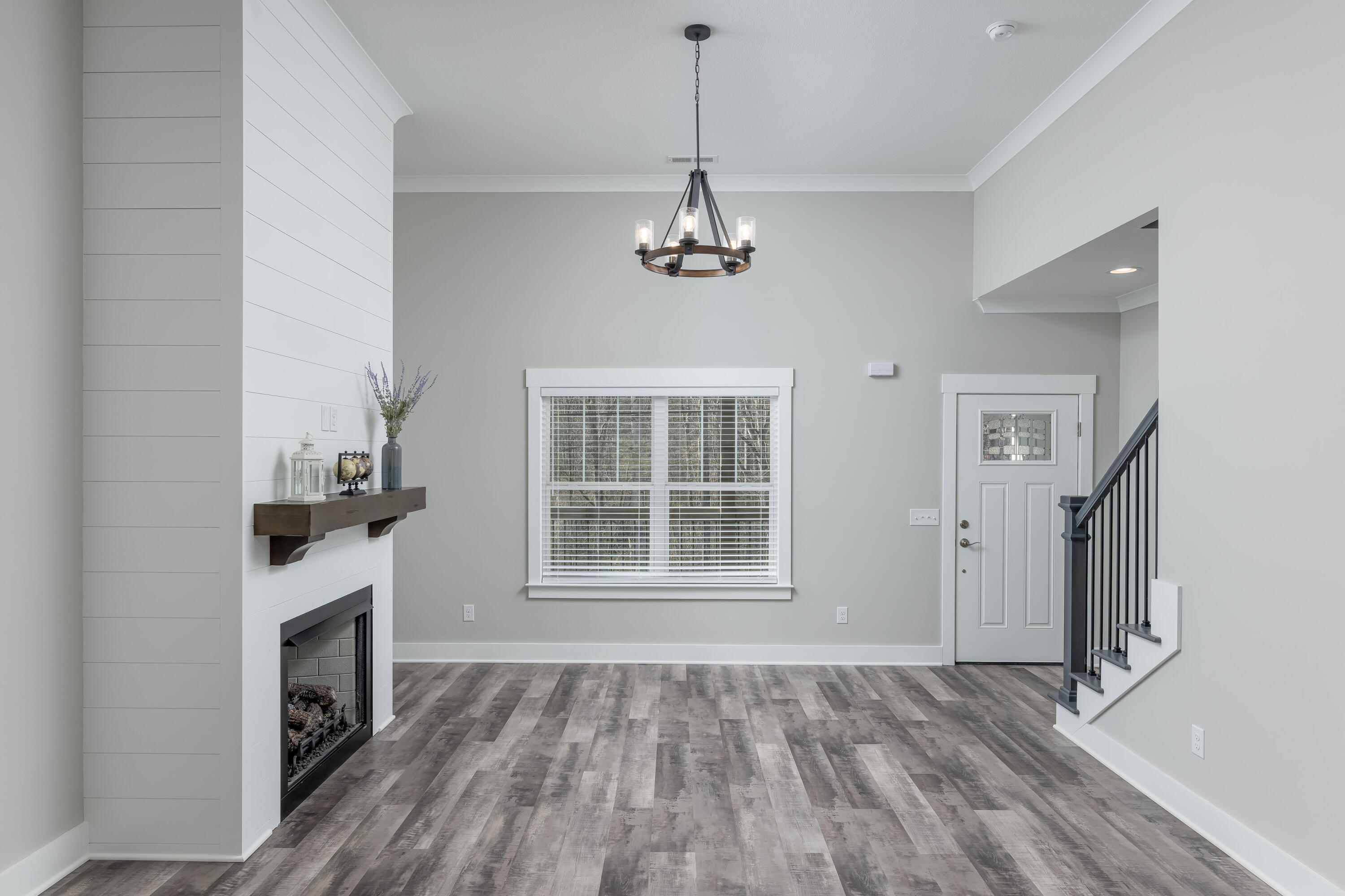 372 NE Hollow Road