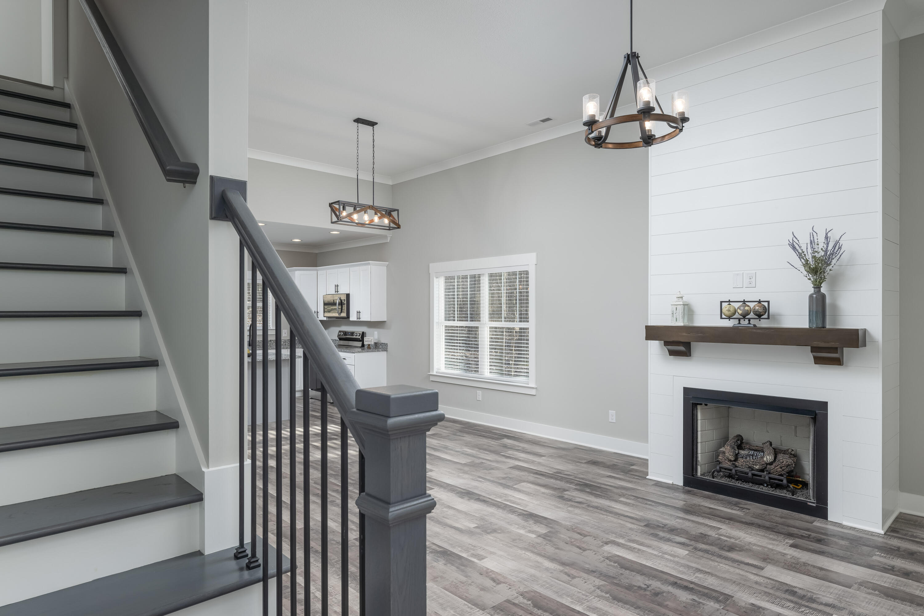 372 NE Hollow Road