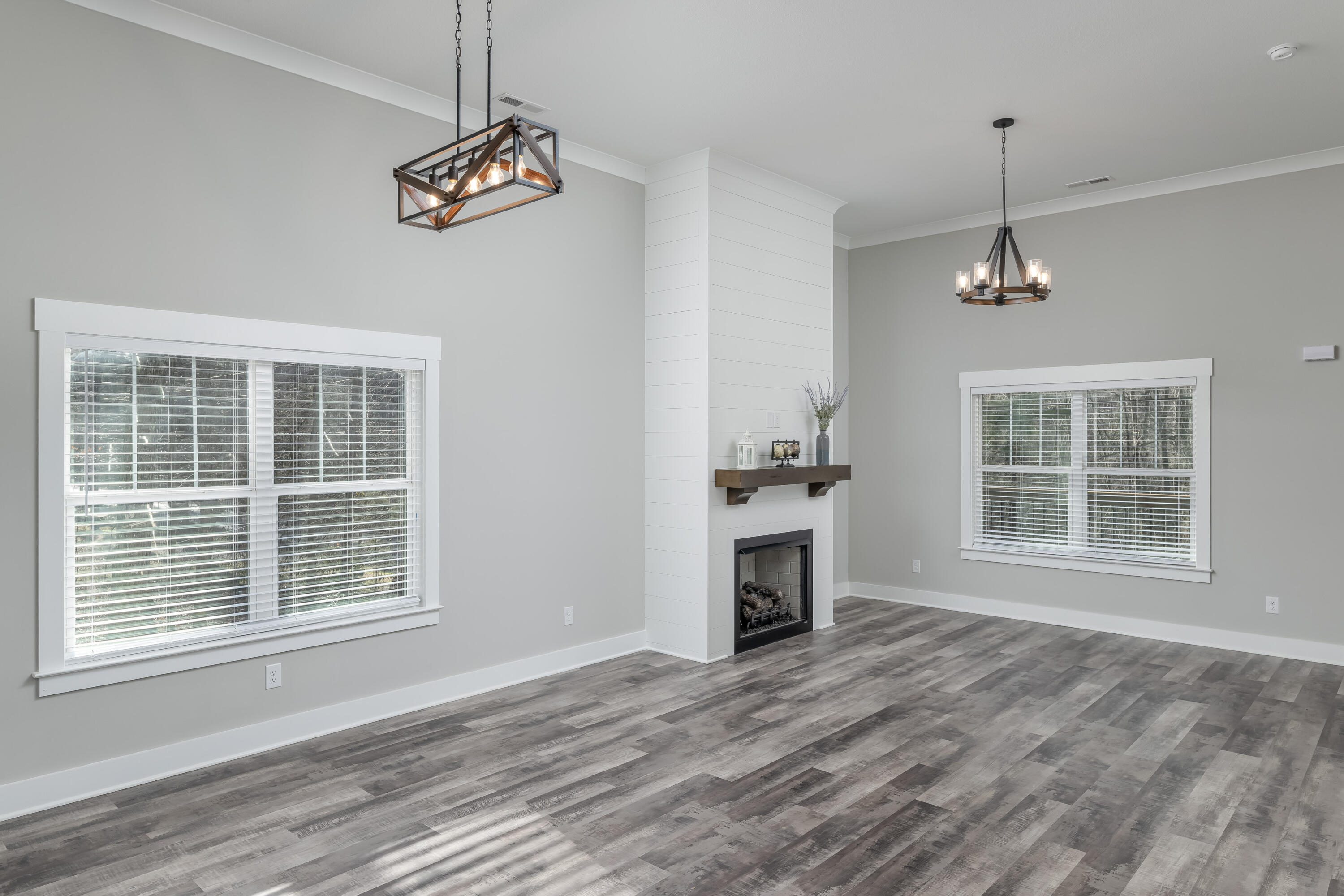 372 NE Hollow Road