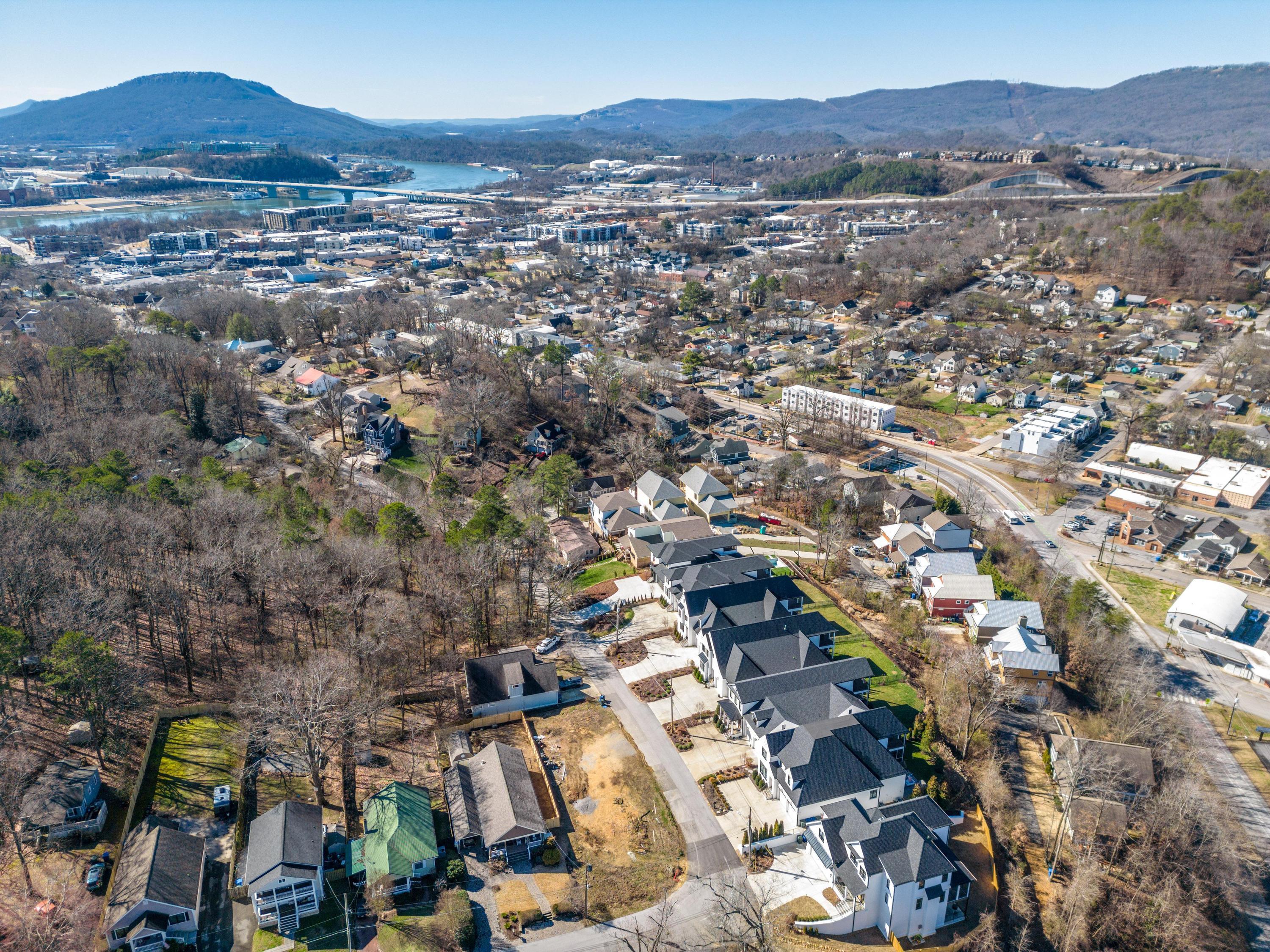 805 Franklin Street, 44