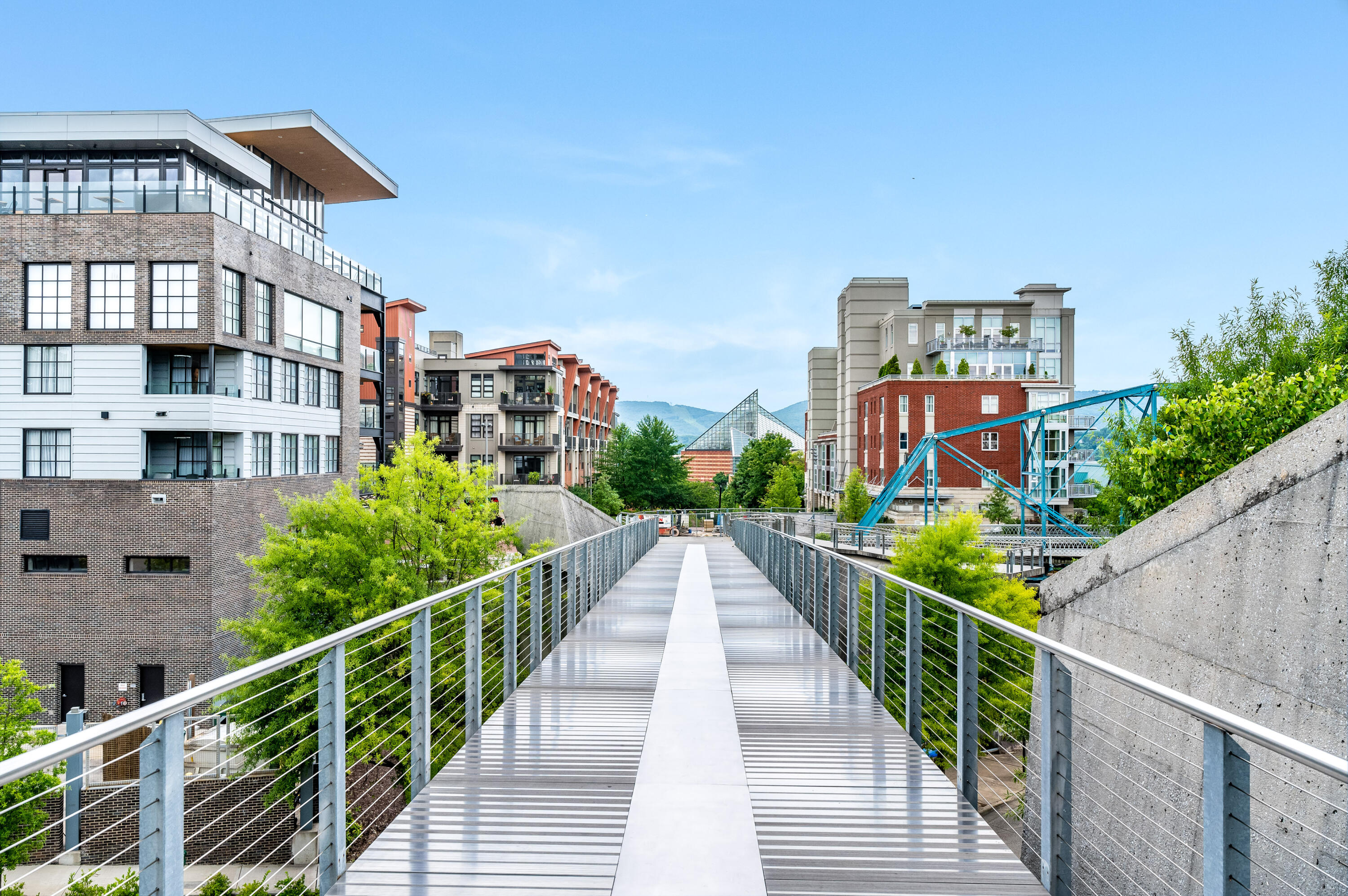 805 Franklin Street, 44