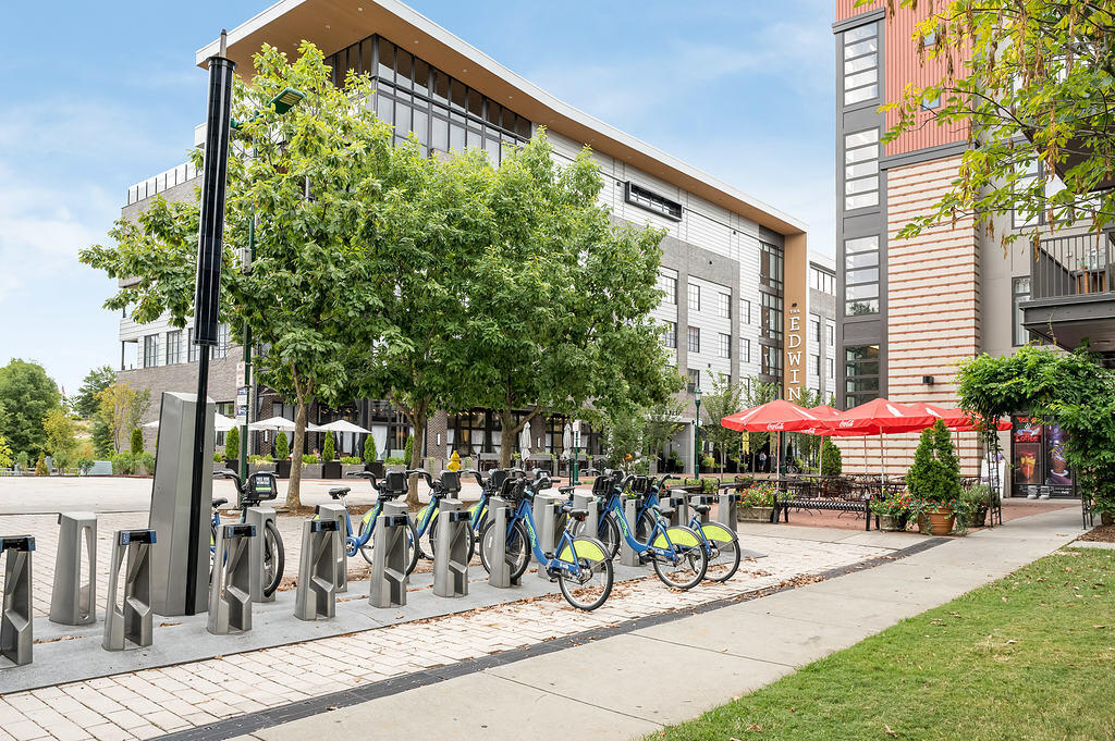 805 Franklin Street, 44