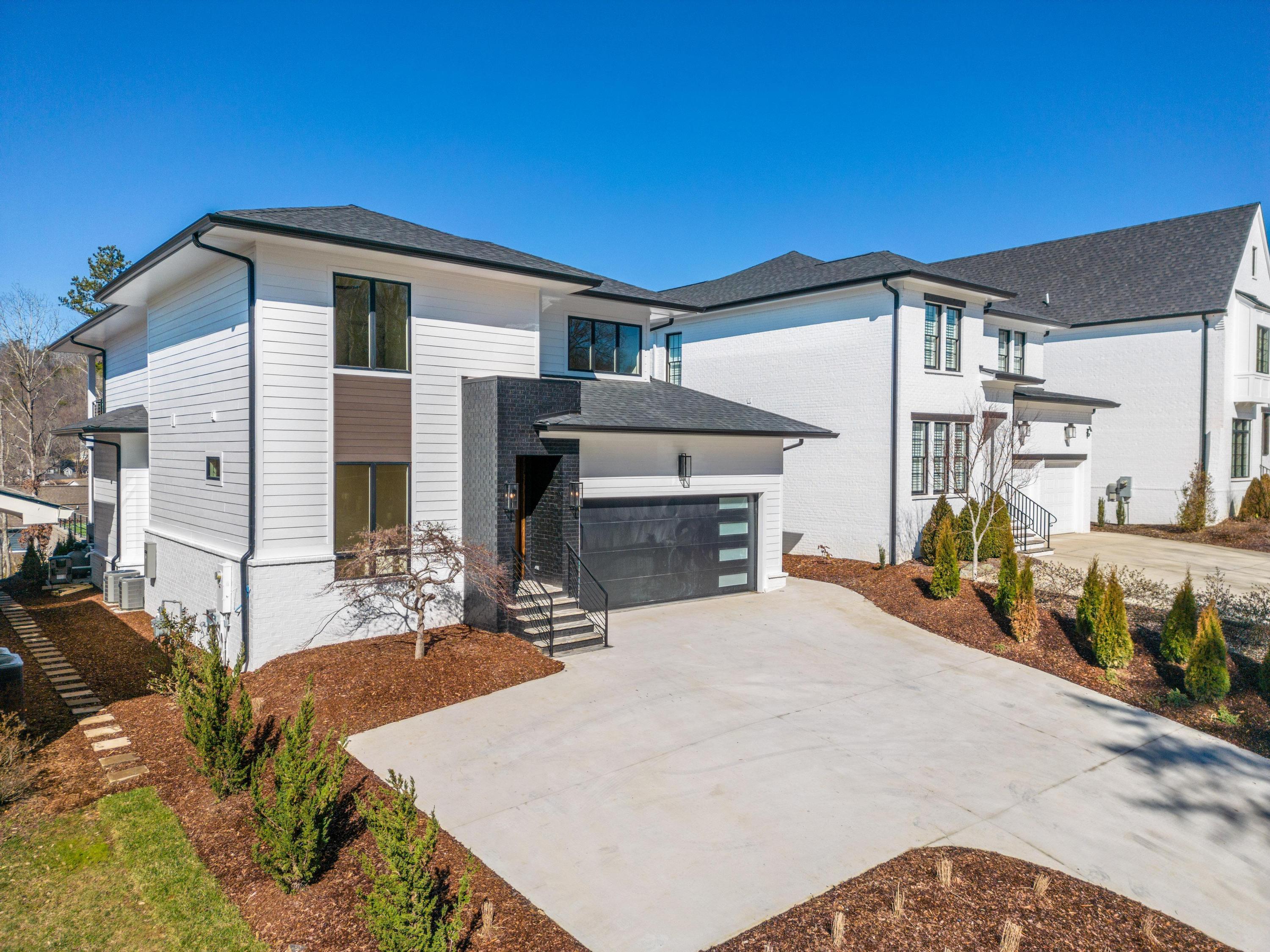 805 Franklin Street, 44