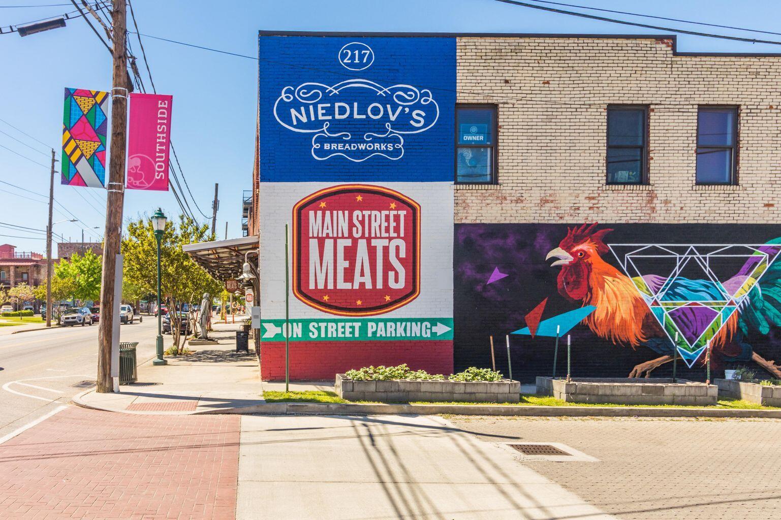 805 Franklin Street, 44