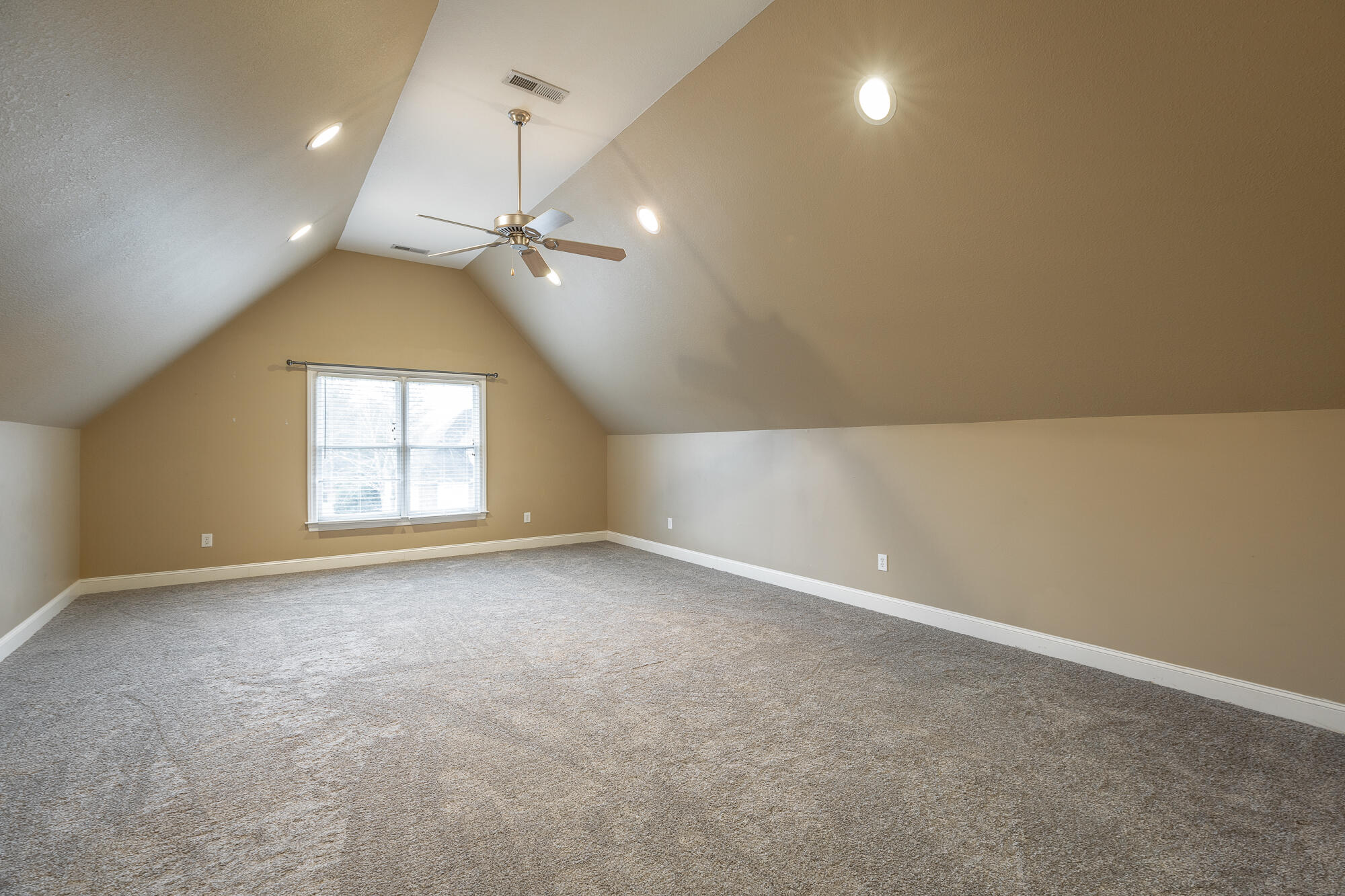 2107 Turnberry Circle