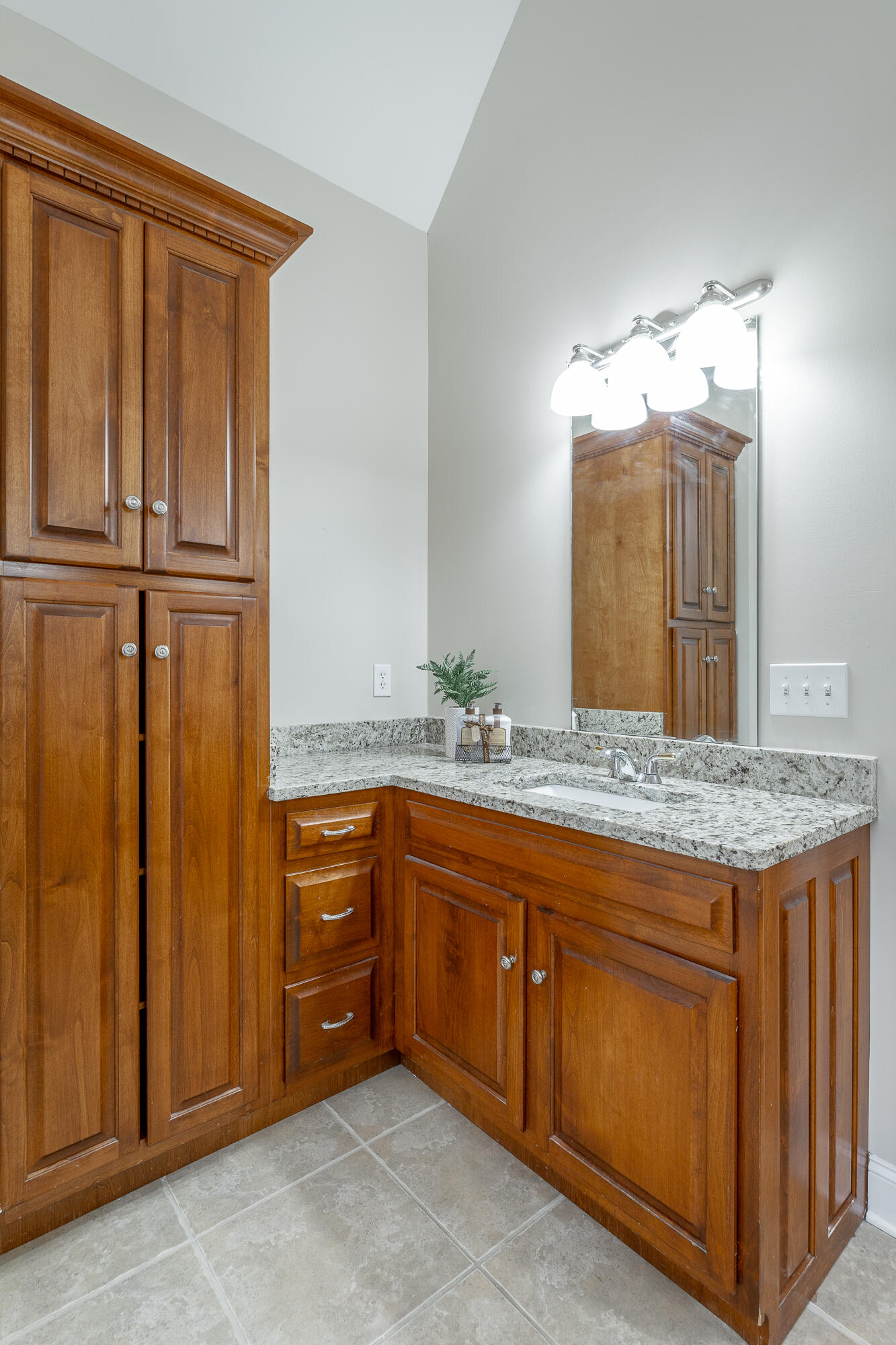 2107 Turnberry Circle