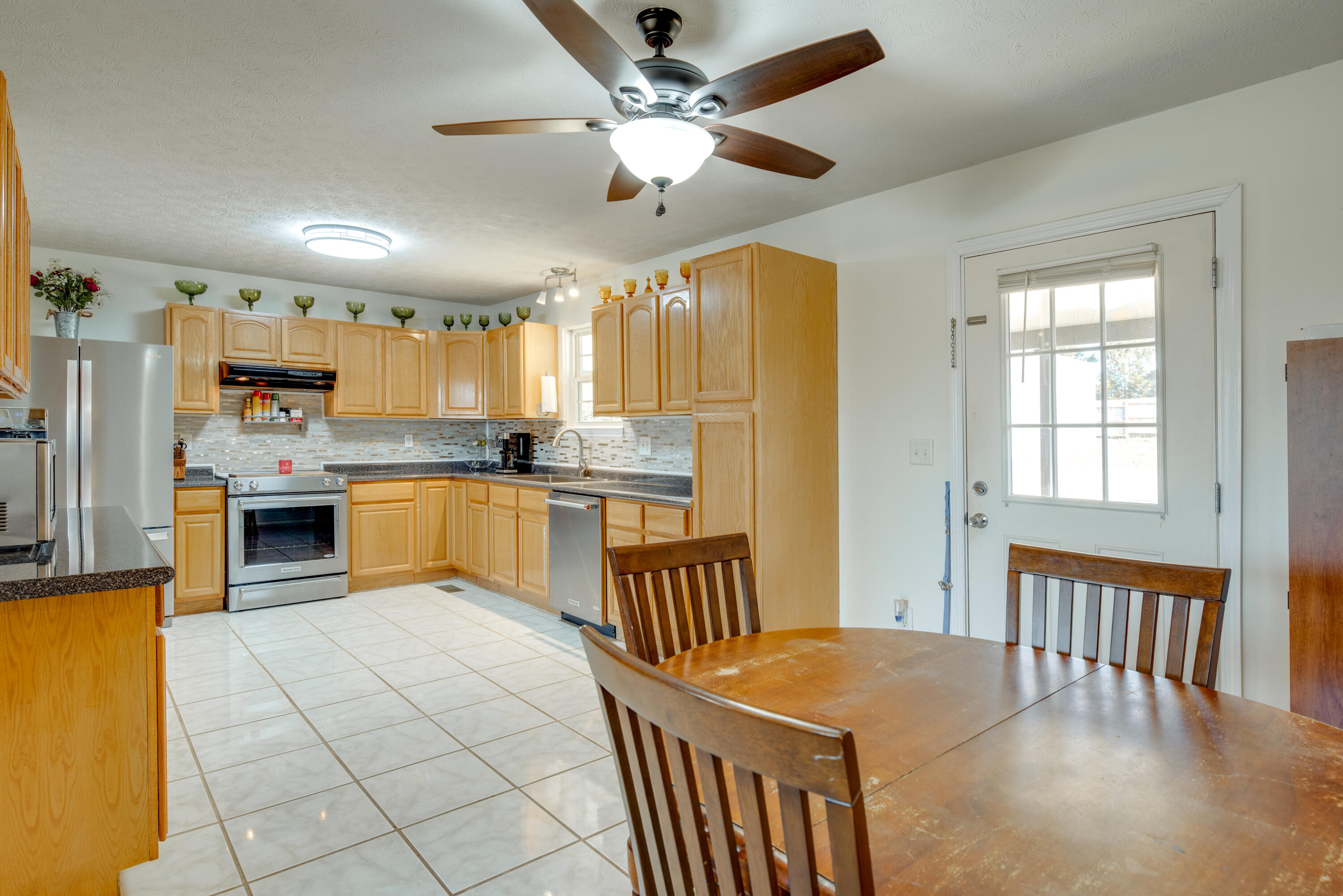 952 Crosby Lane