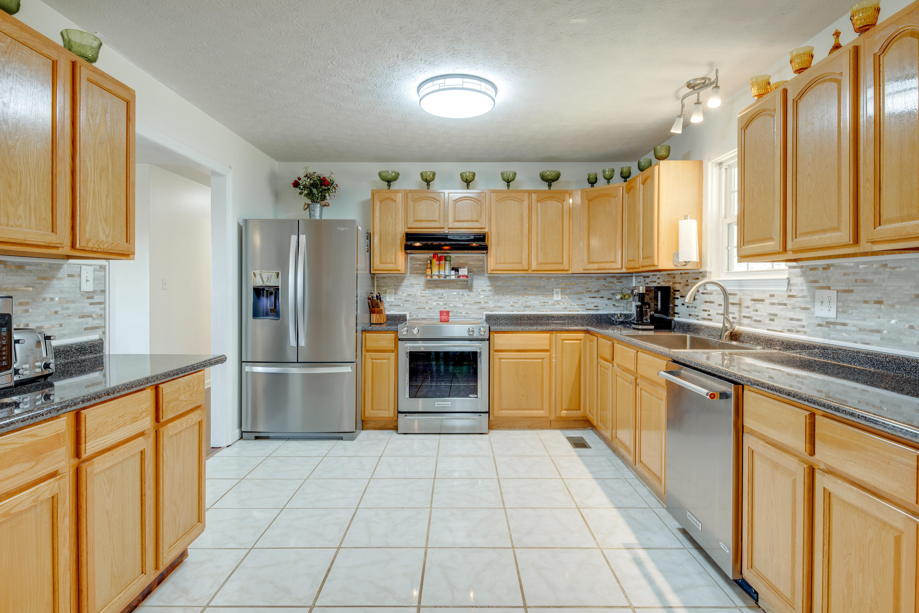 952 Crosby Lane