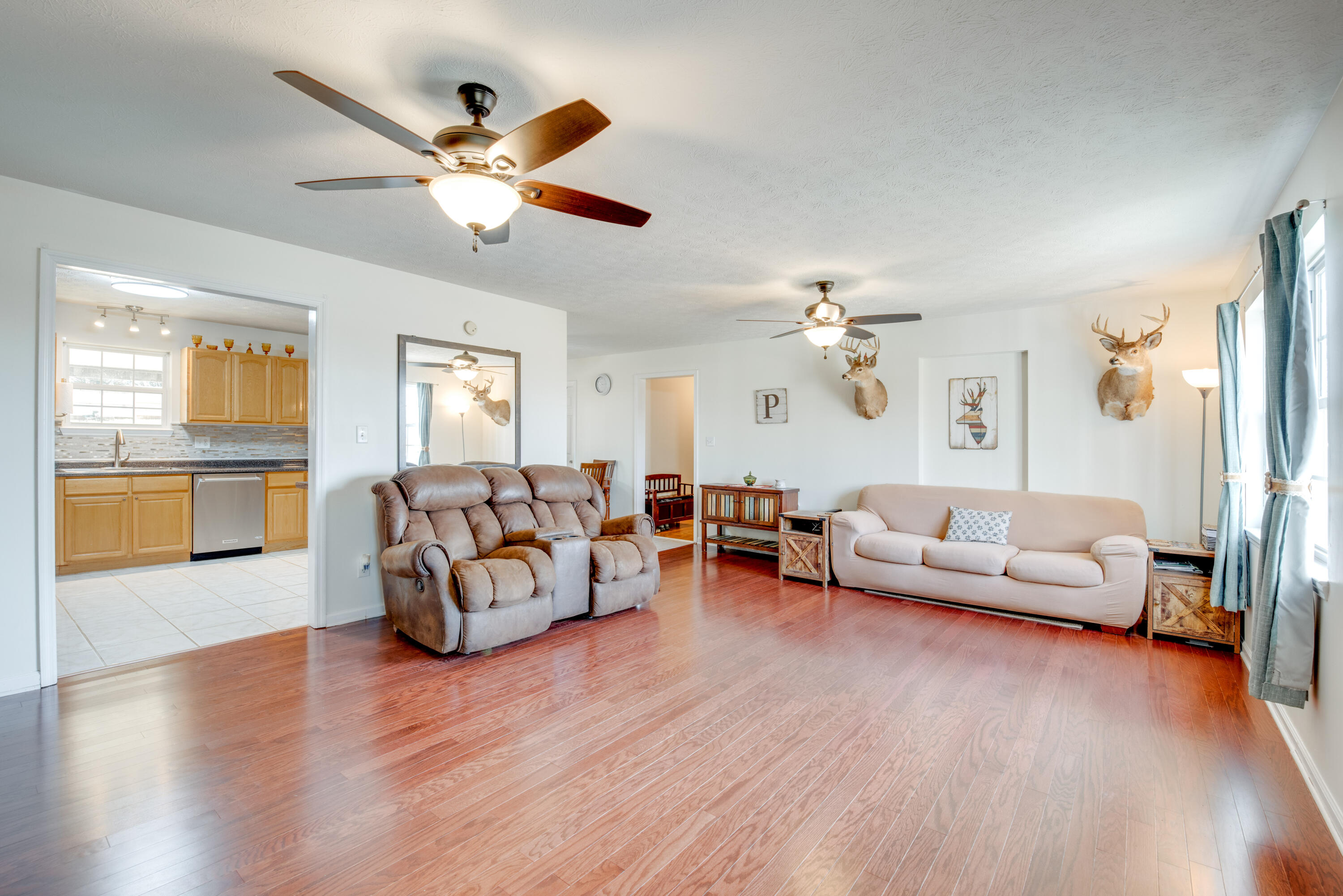 952 Crosby Lane