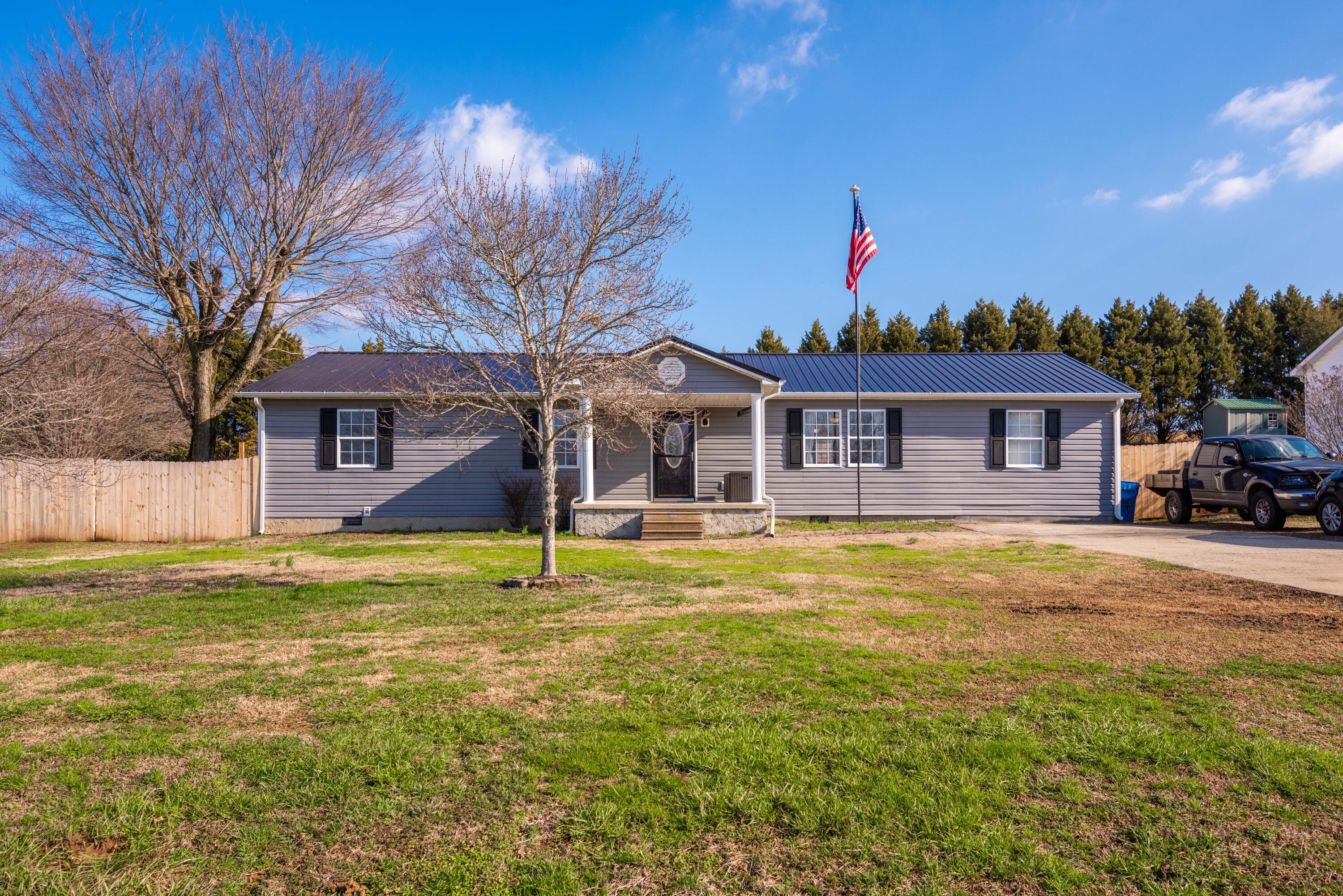 952 Crosby Lane
