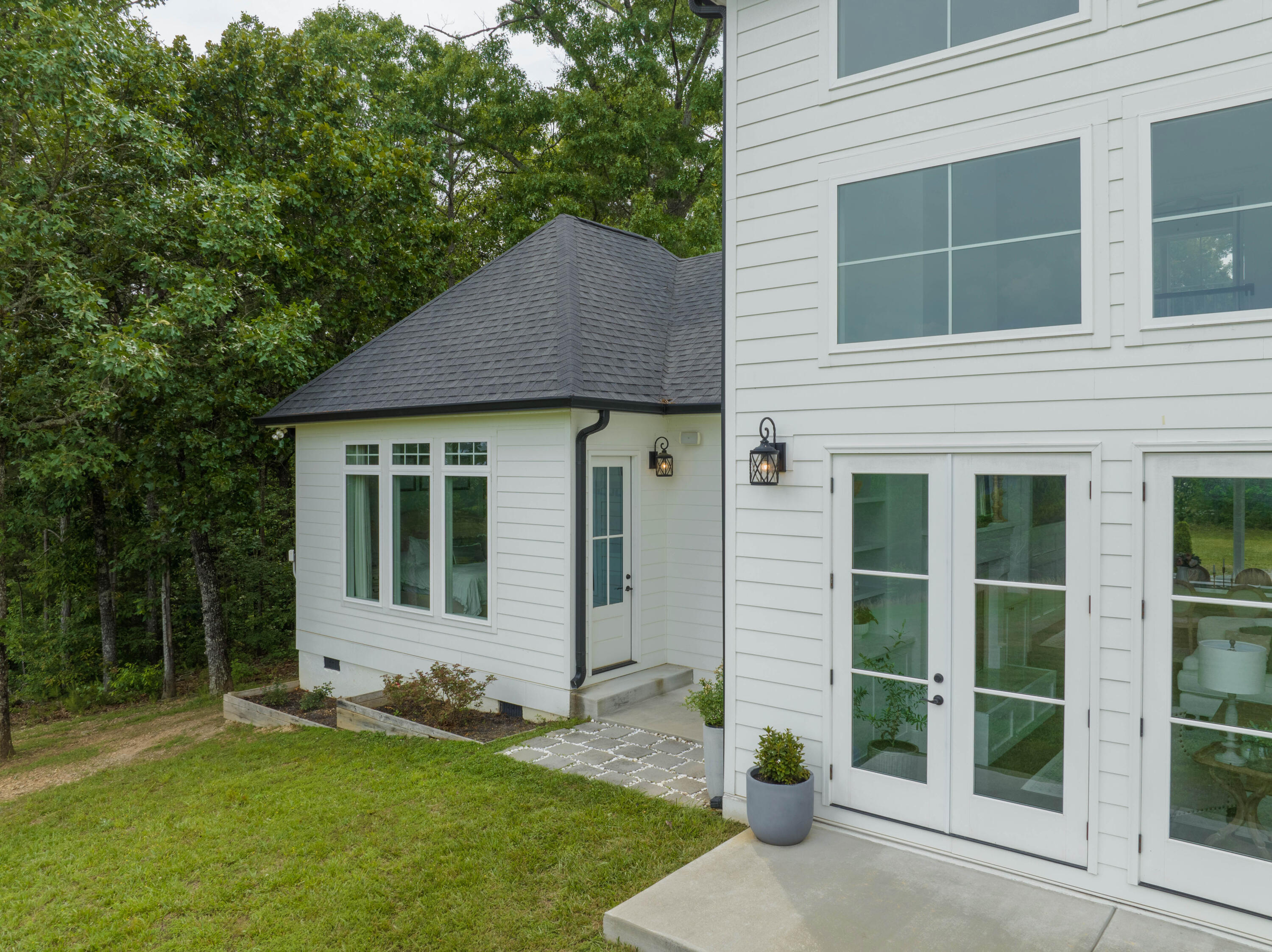 180 SE Lauren Way