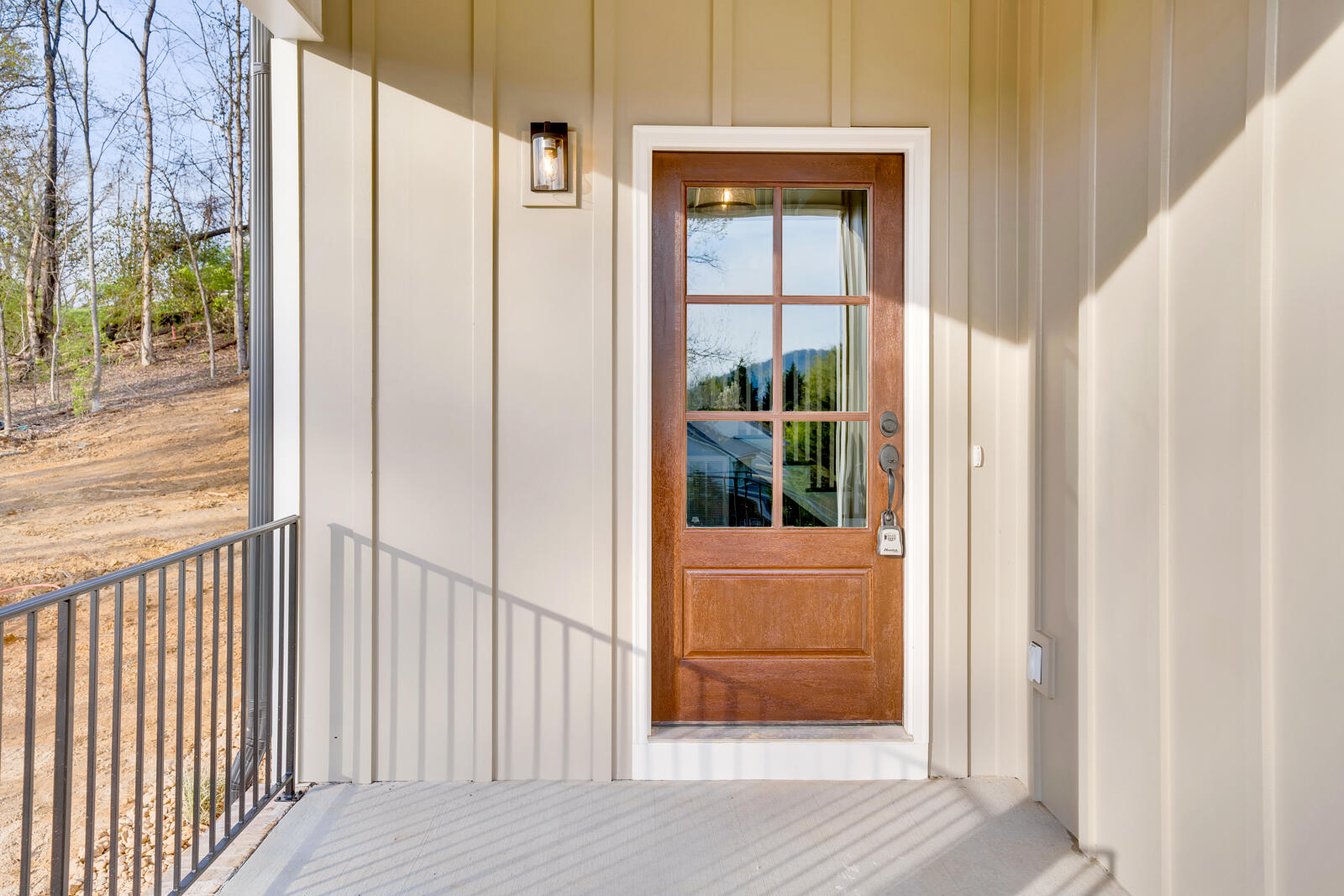 607 W View Road