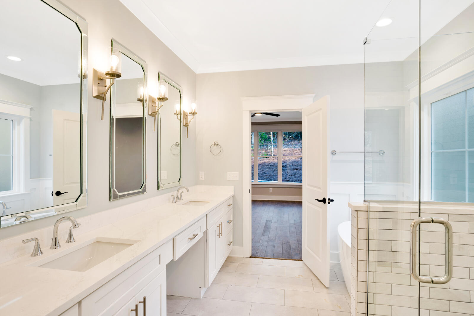 607 W View Road