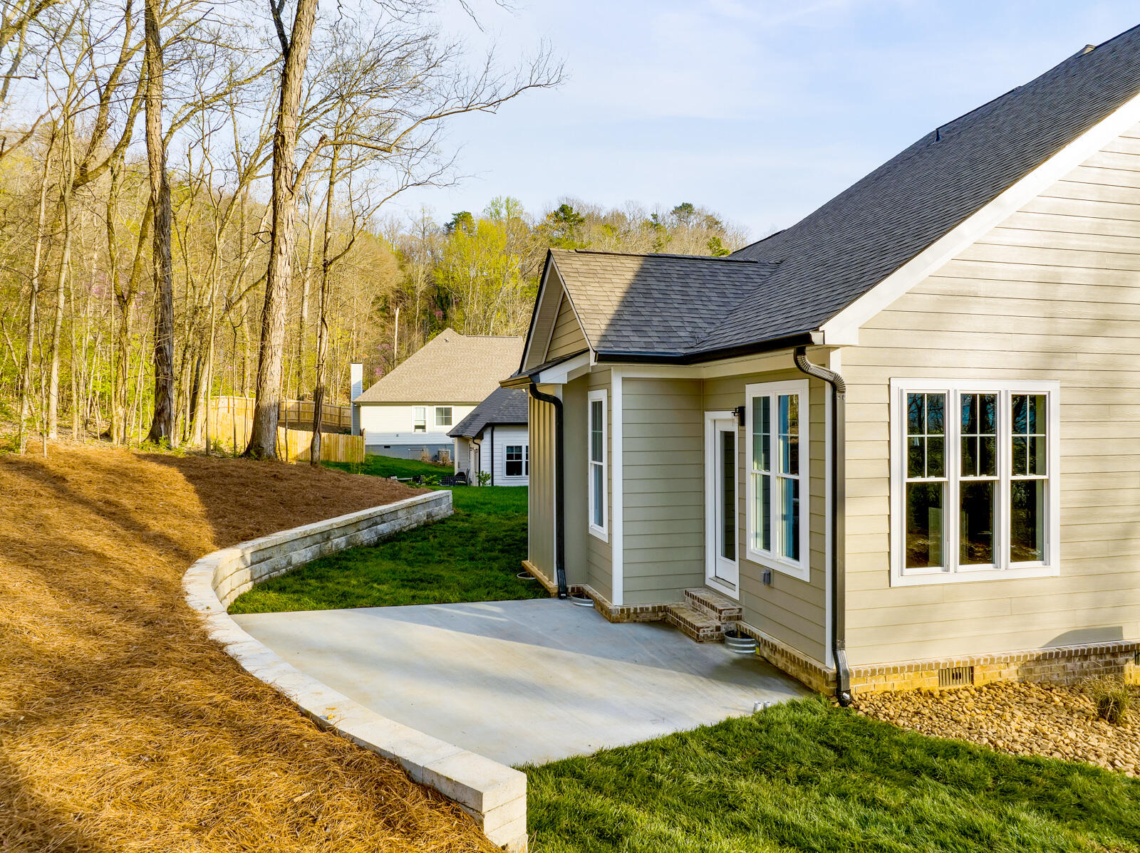 607 W View Road