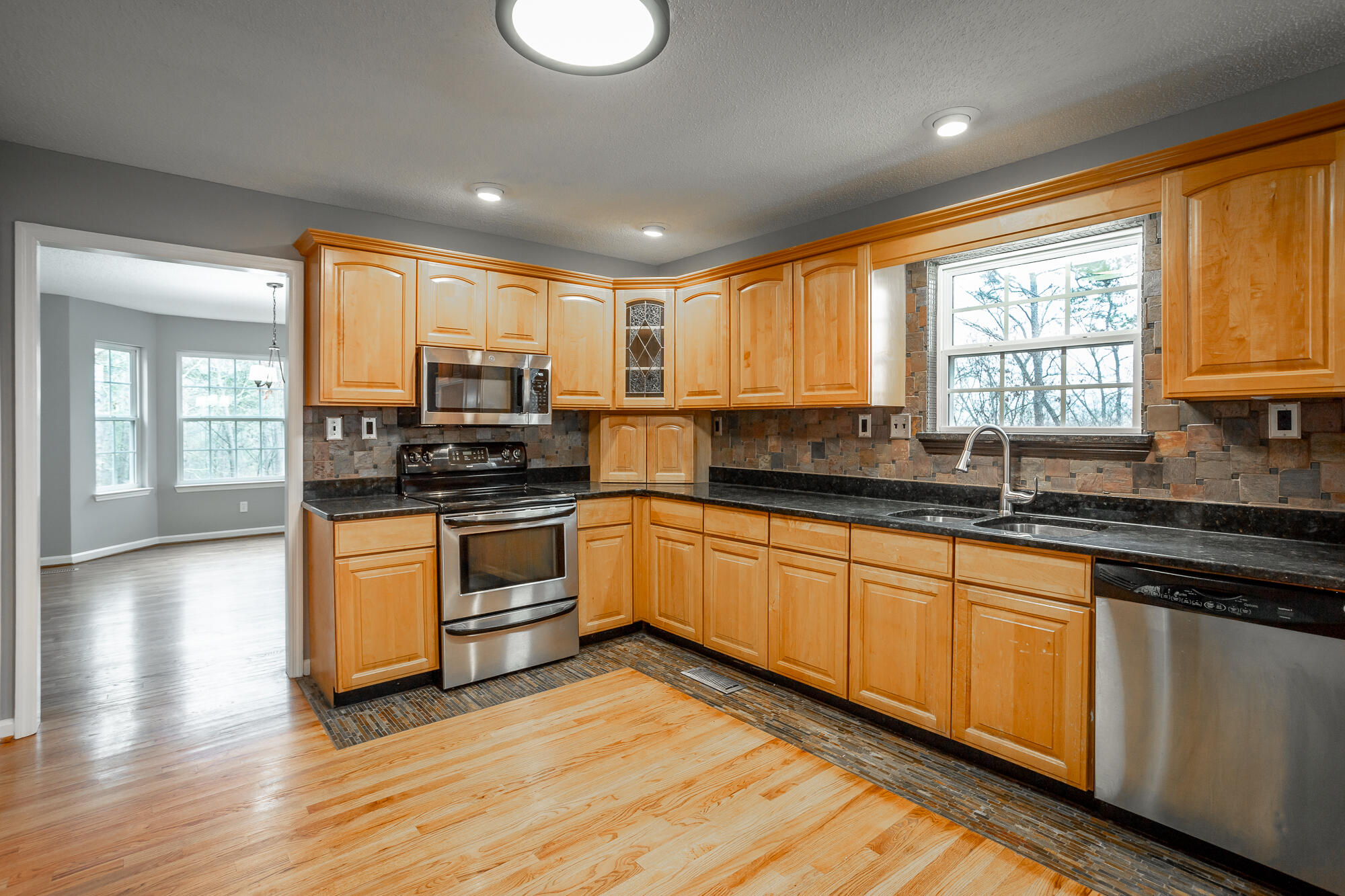 6123 Morning Glory Drive