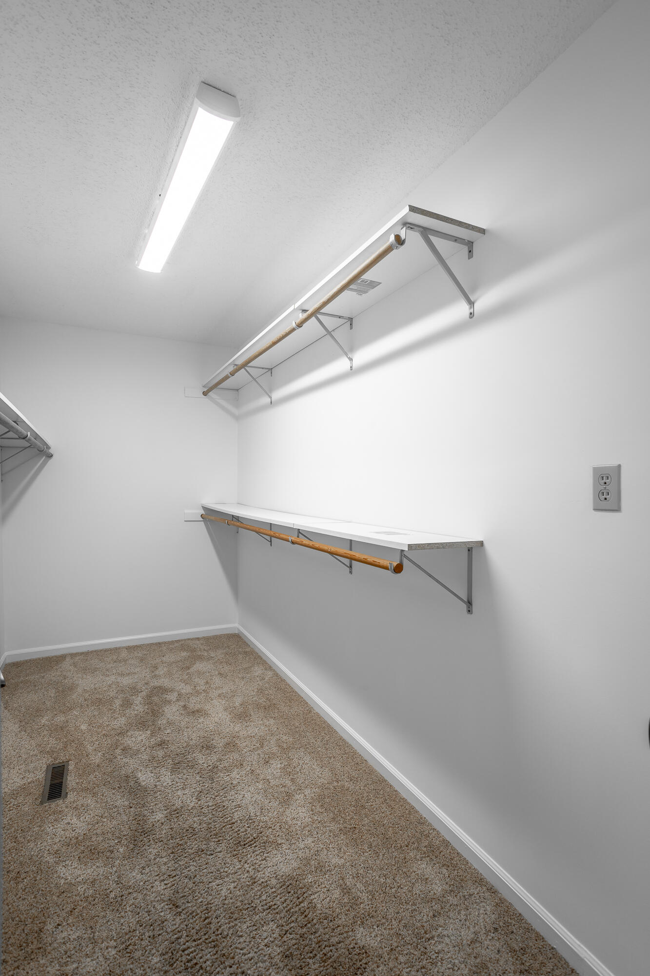 6123 Morning Glory Drive