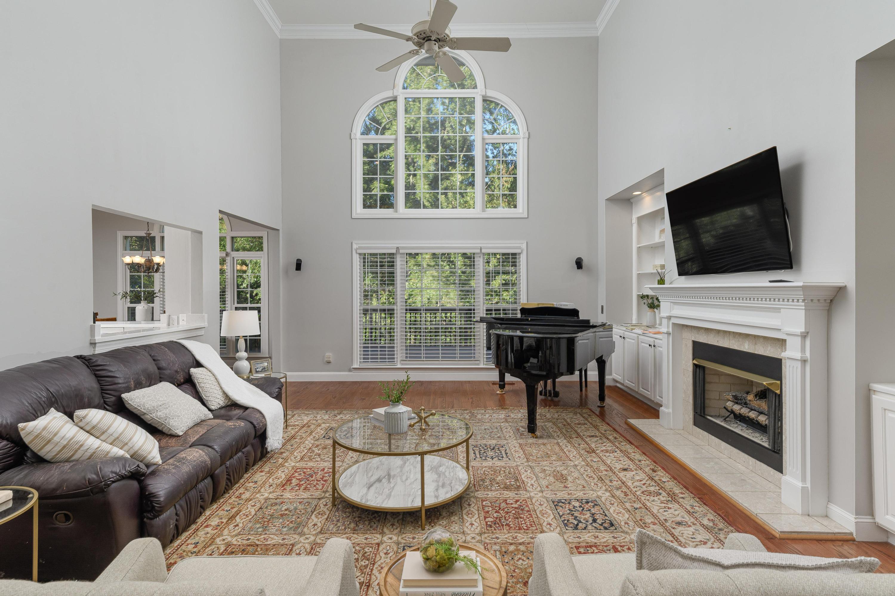 9727 Chestnut Hill Lane