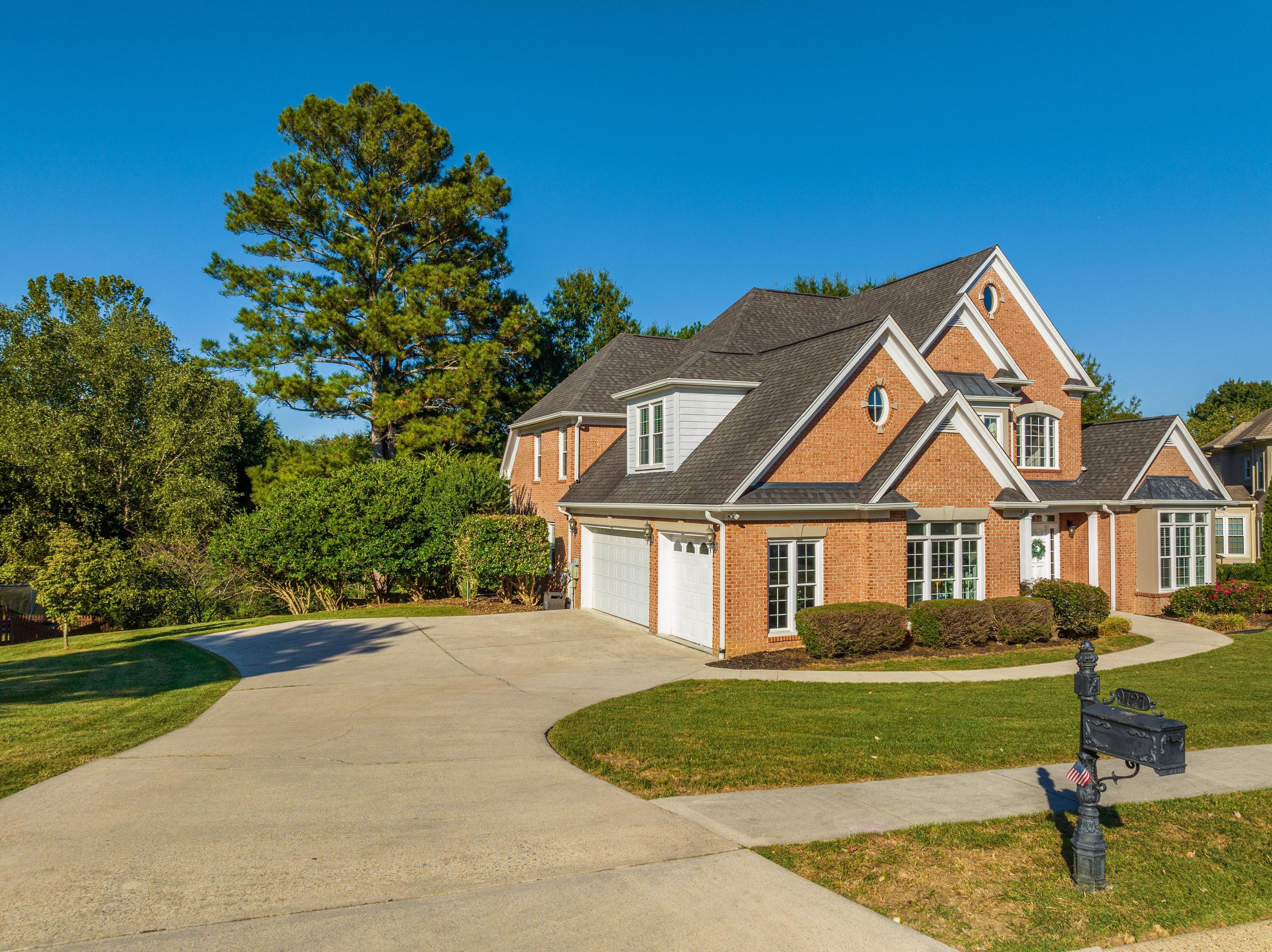 9727 Chestnut Hill Lane