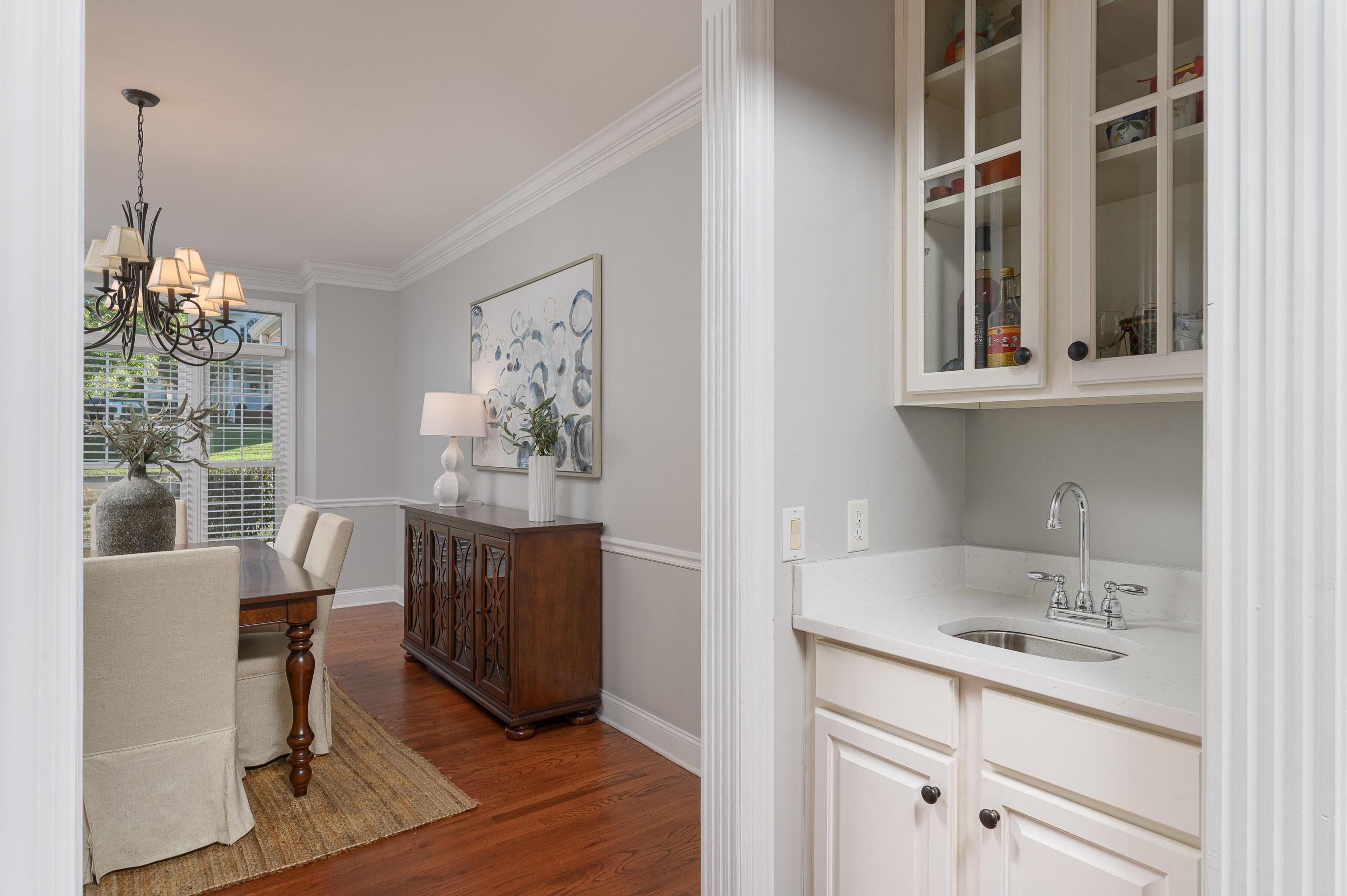 9727 Chestnut Hill Lane