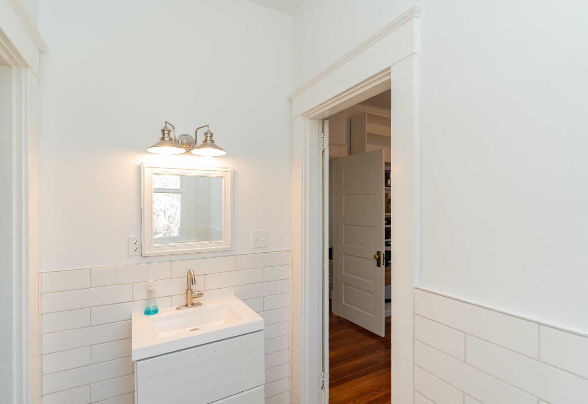 1146 James Boulevard