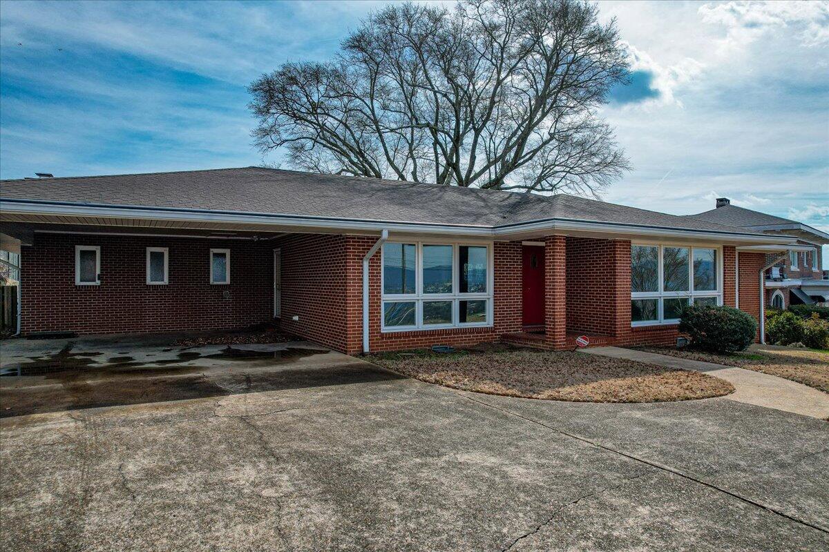470 N Crest Road