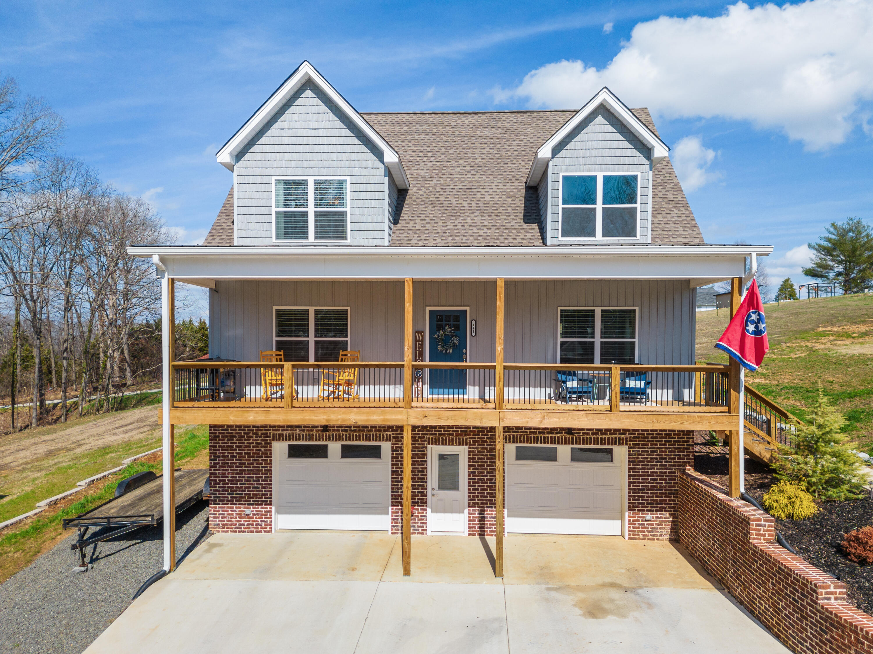 141 NE Surrey Lane