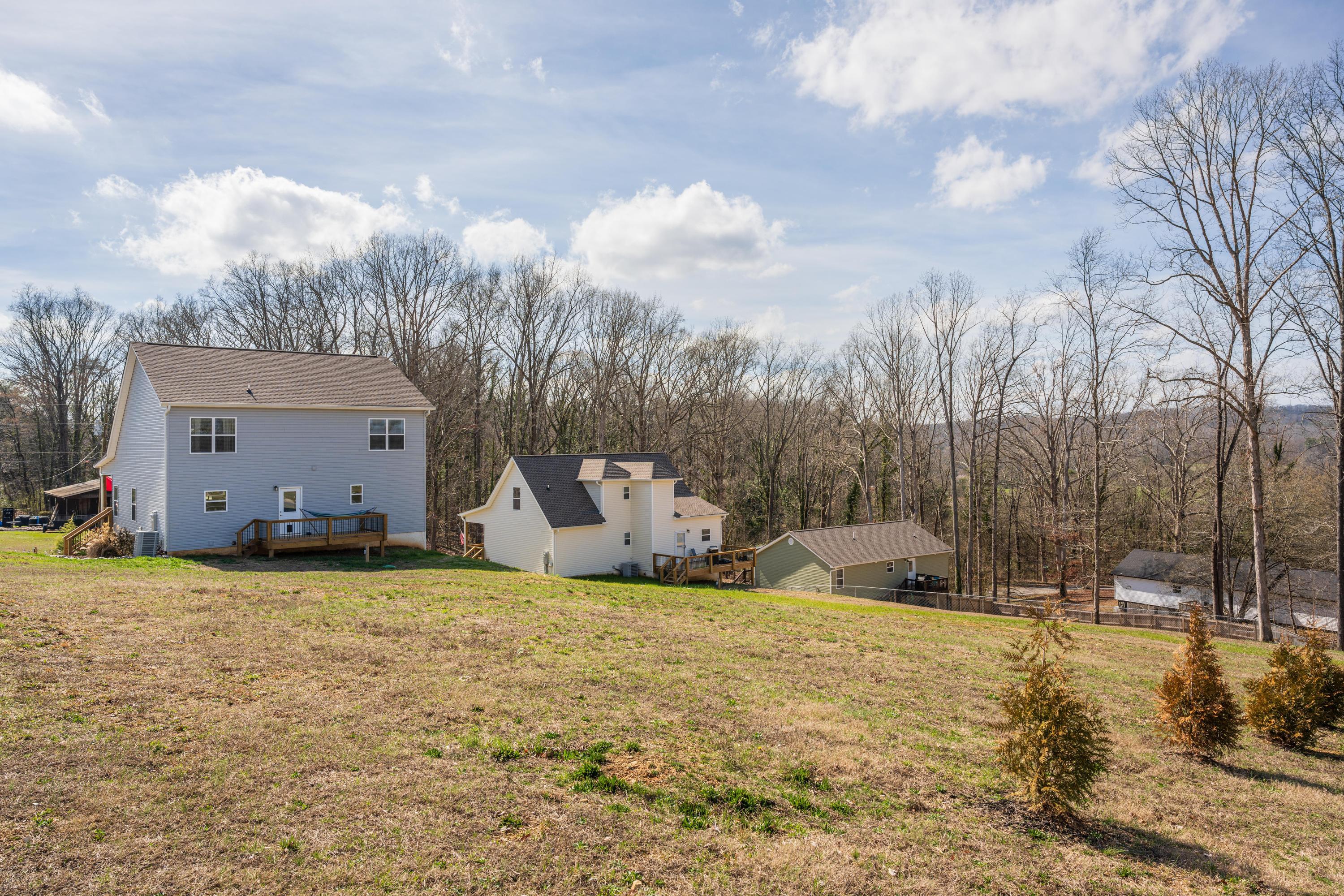 141 NE Surrey Lane