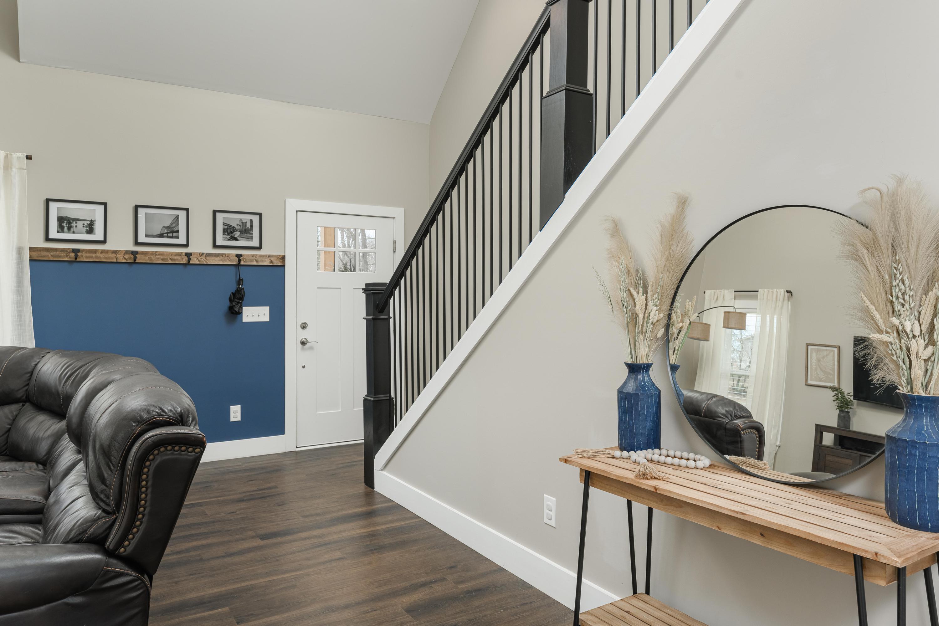 141 NE Surrey Lane