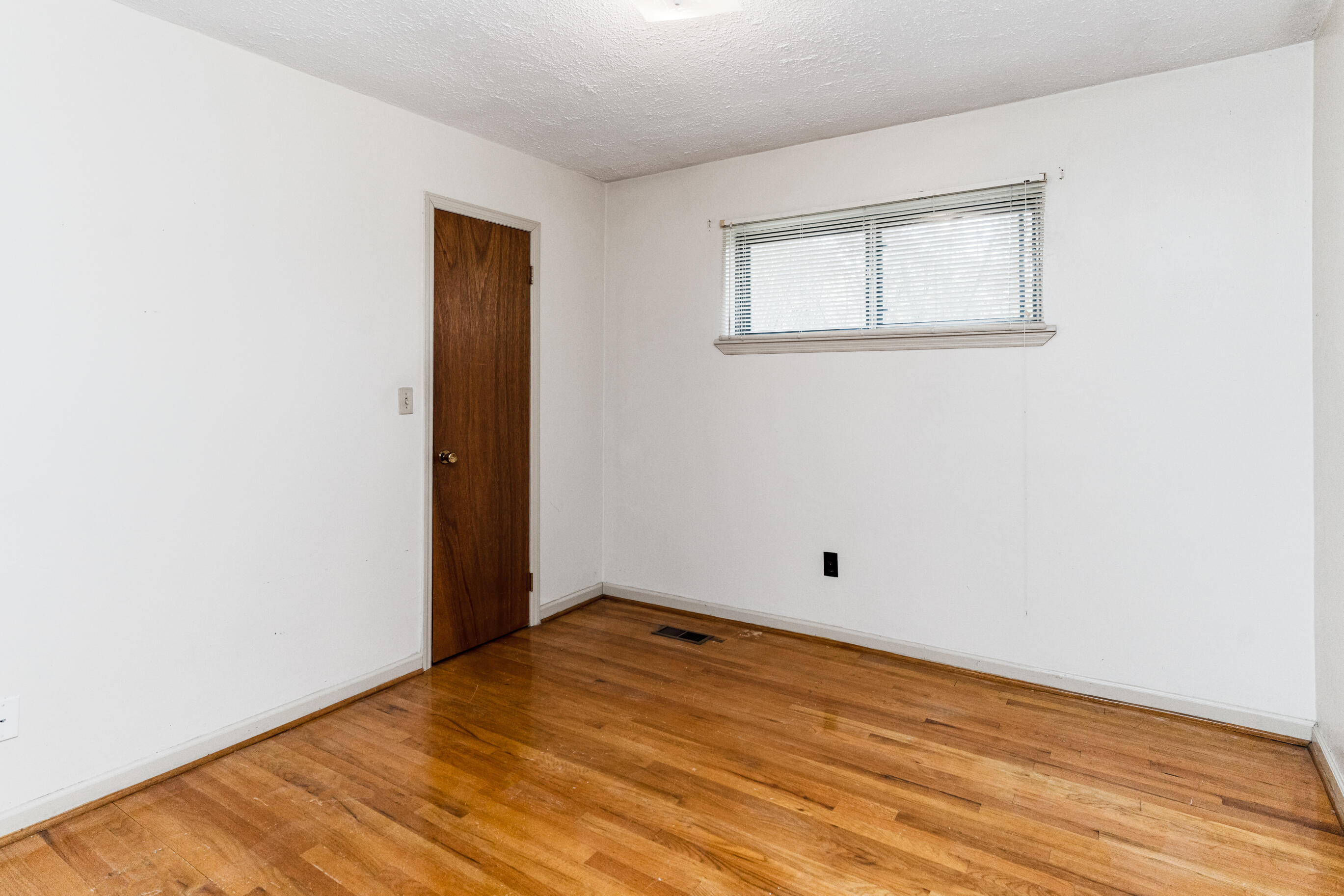 5006 Swan Road