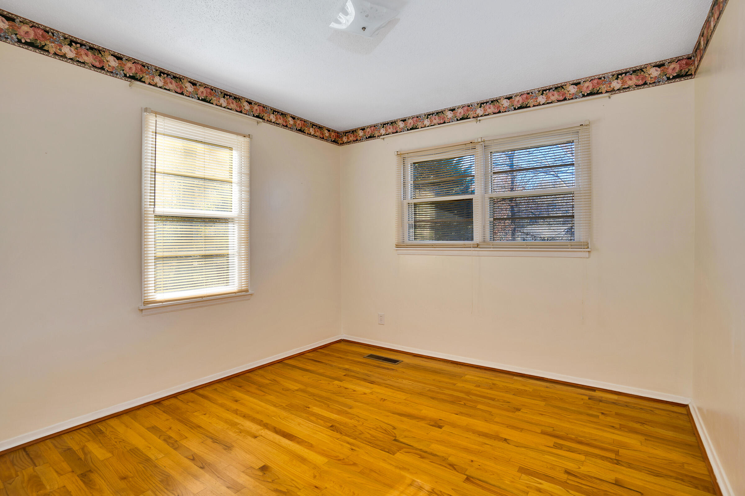 1211 Baggett Road