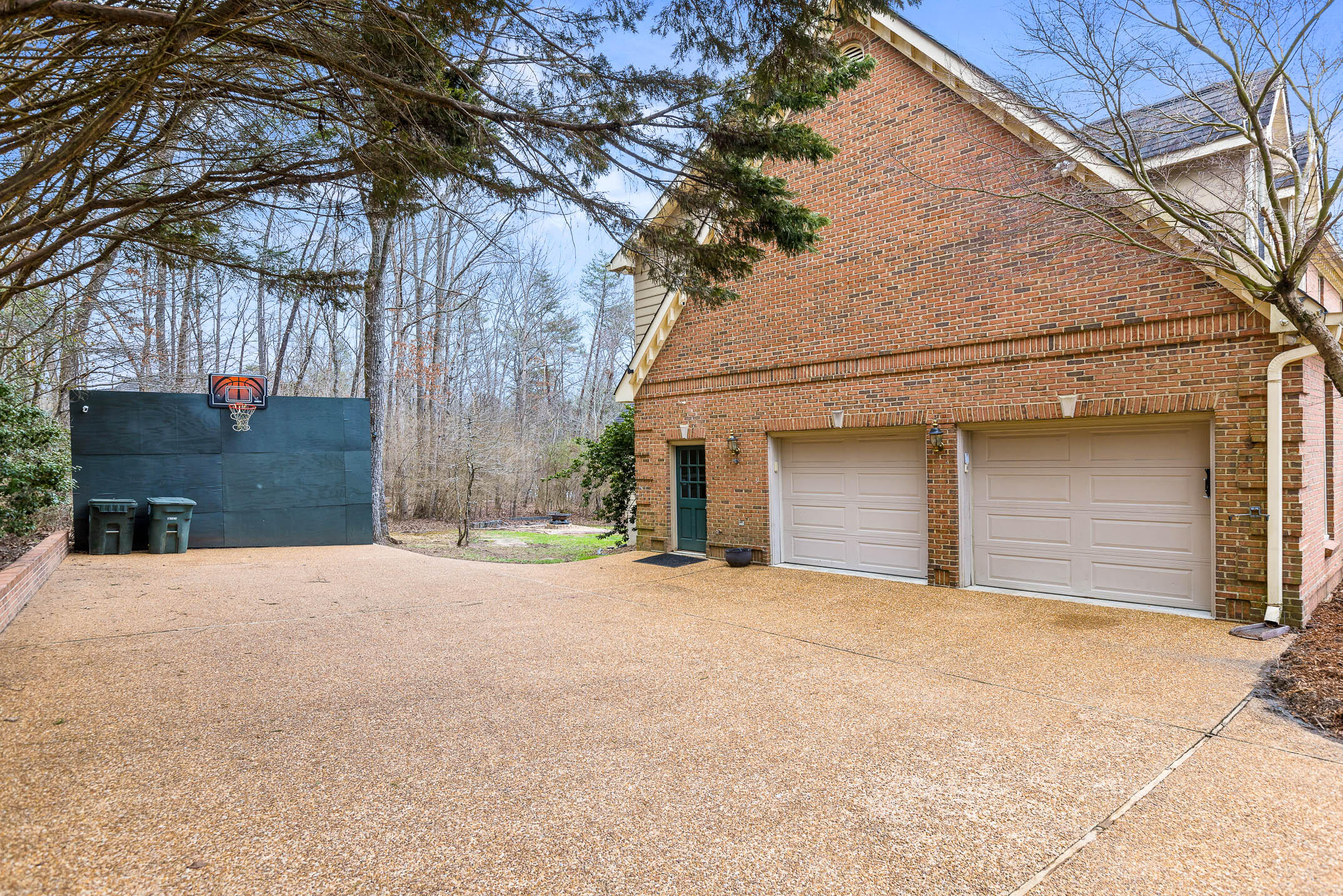 57 Middle Creek Road