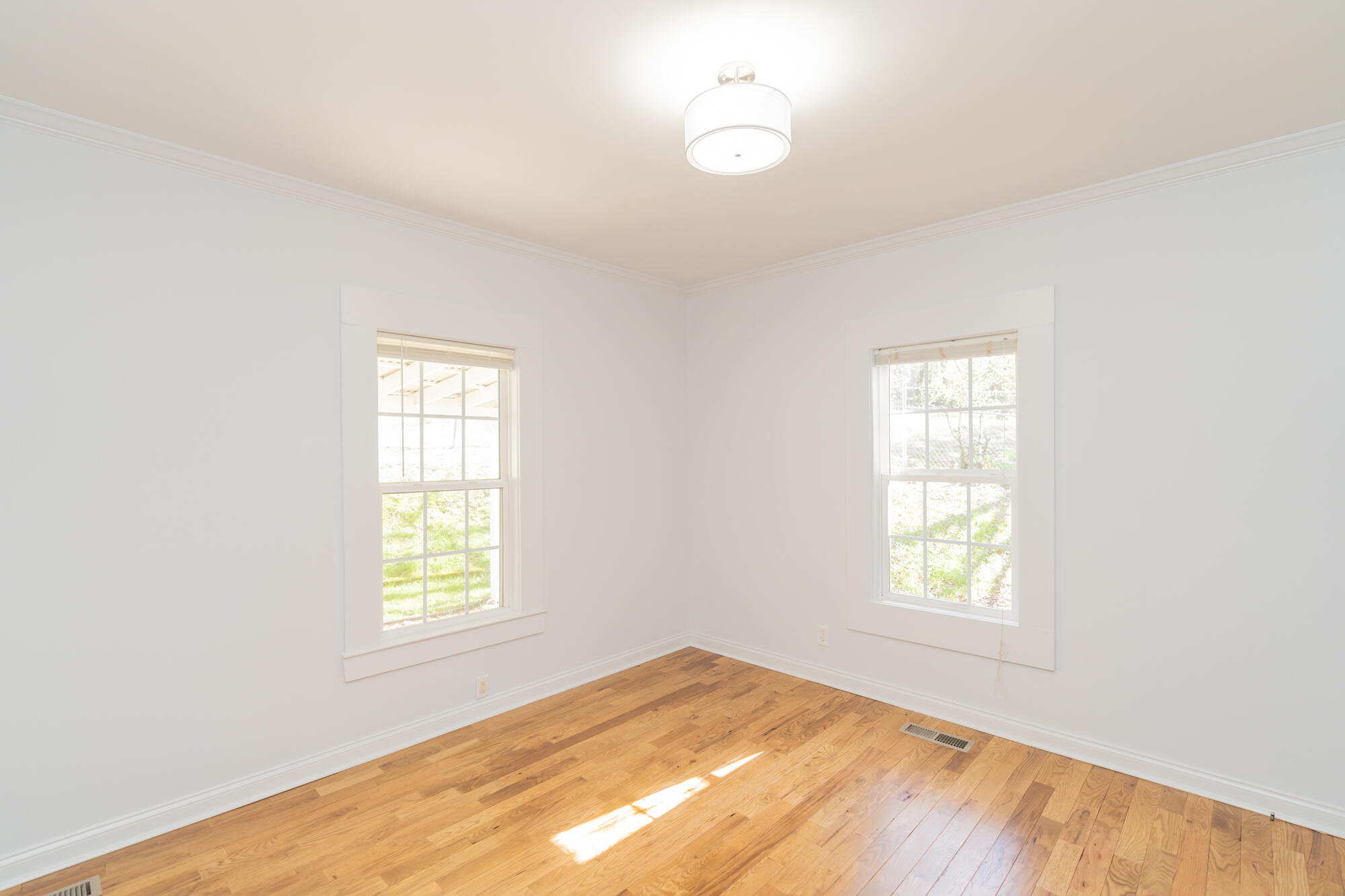 216 P'Poole Avenue