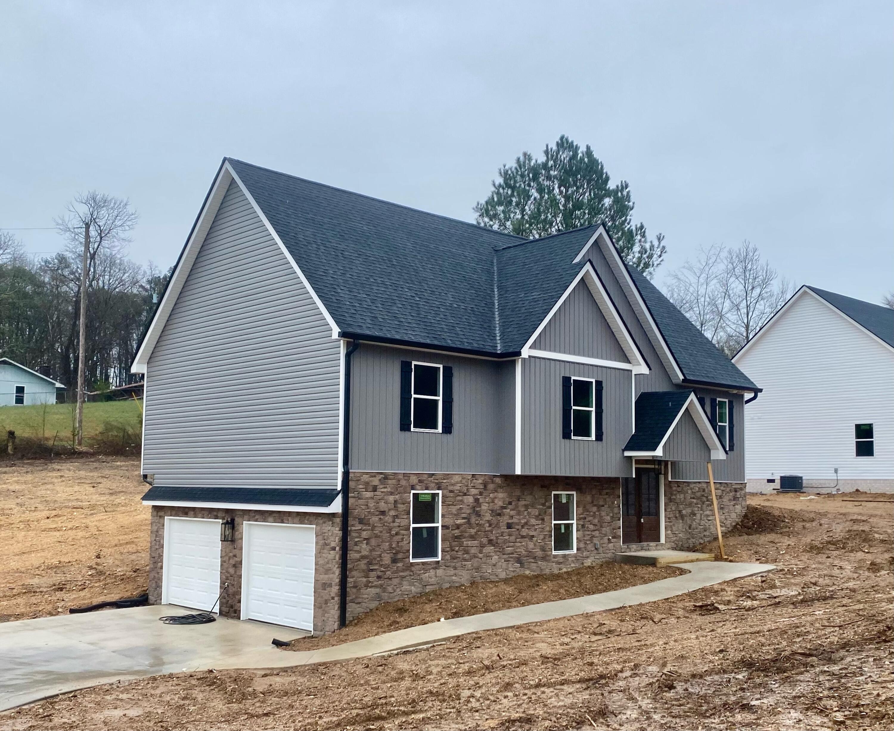 37 Falcons View Drive, 1