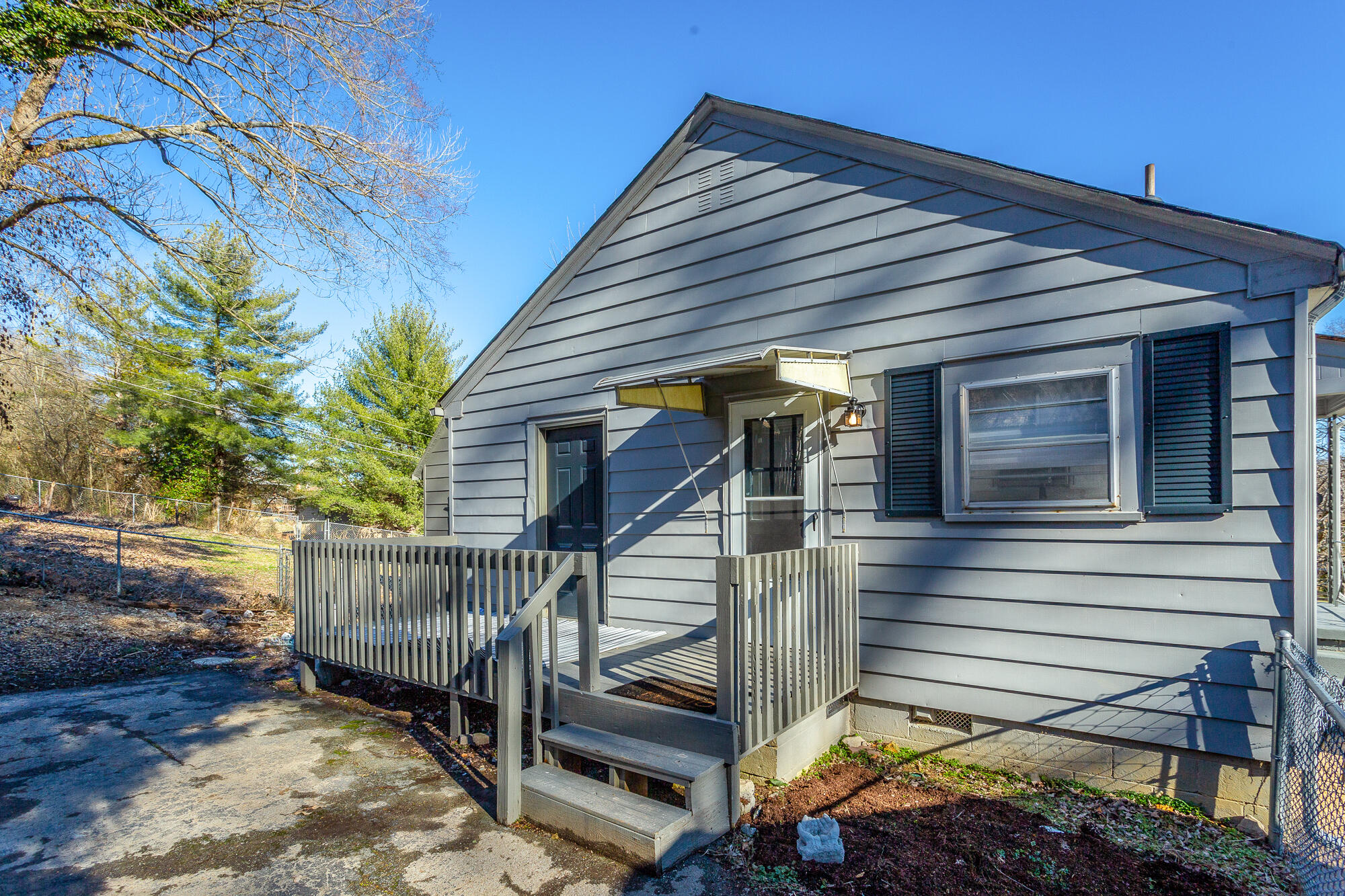 403 Signal View Street